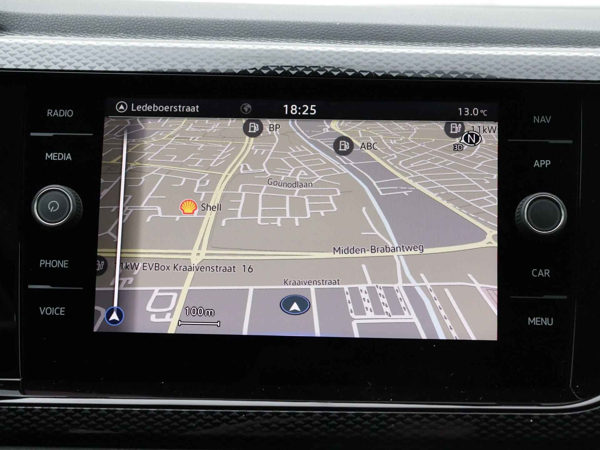 Volkswagen Taigo 1.0 TSI Life Edition | Apple Carplay | Herwaardering | Parkeersensoren | Camera | Navigatie | Android Auto | Climate control | Camera | 17" Lichtmetalen velgen | - 12/21