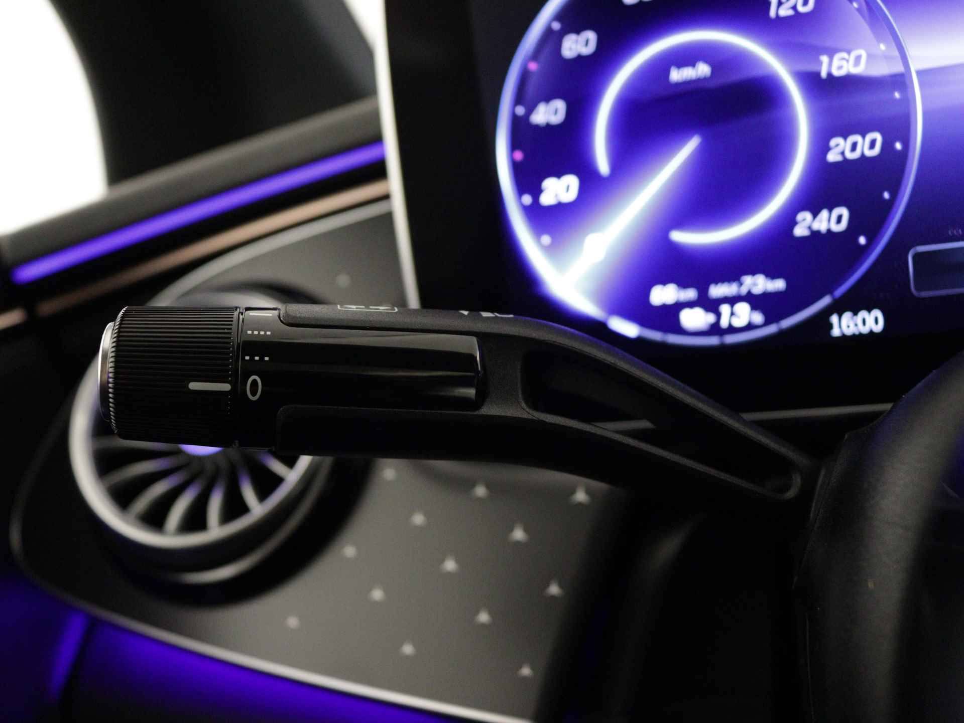 Mercedes-Benz EQE 300 Business Edition 89 kWh | KEYLESS GO-pakket | Parkeerpakket met achteruitrijcamera | Rijassistentiepakket | USB-pakket Plus | GUARD 360 ° Vehicle protection | Dodehoekassistent | - 6/36
