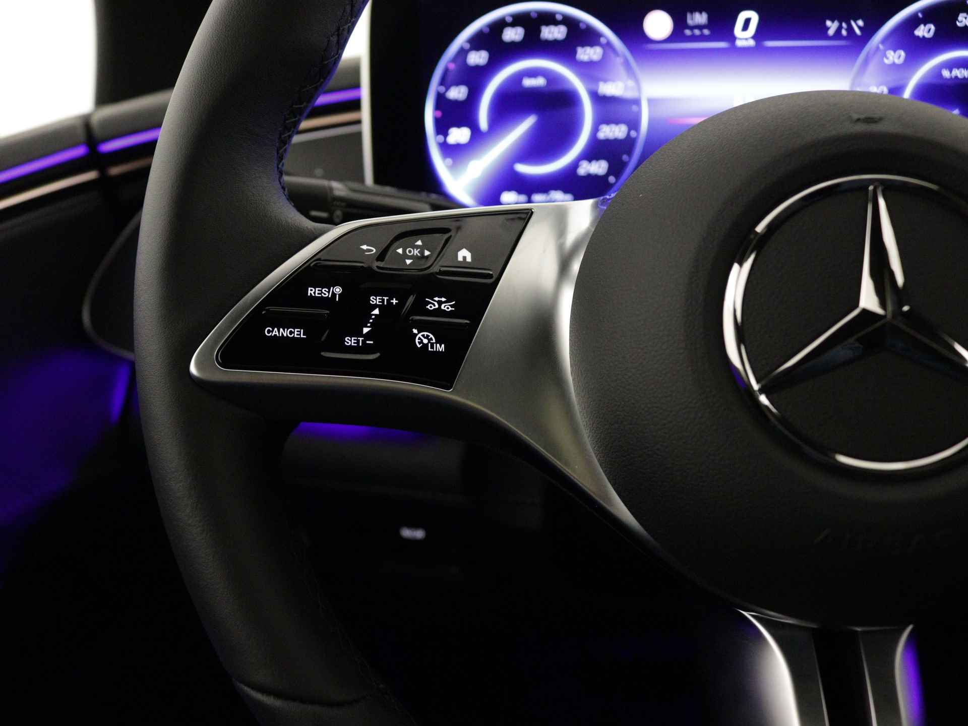 Mercedes-Benz EQE 300 Business Edition 89 kWh | KEYLESS GO-pakket | Parkeerpakket met achteruitrijcamera | Rijassistentiepakket | USB-pakket Plus | GUARD 360 ° Vehicle protection | Dodehoekassistent | - 18/36