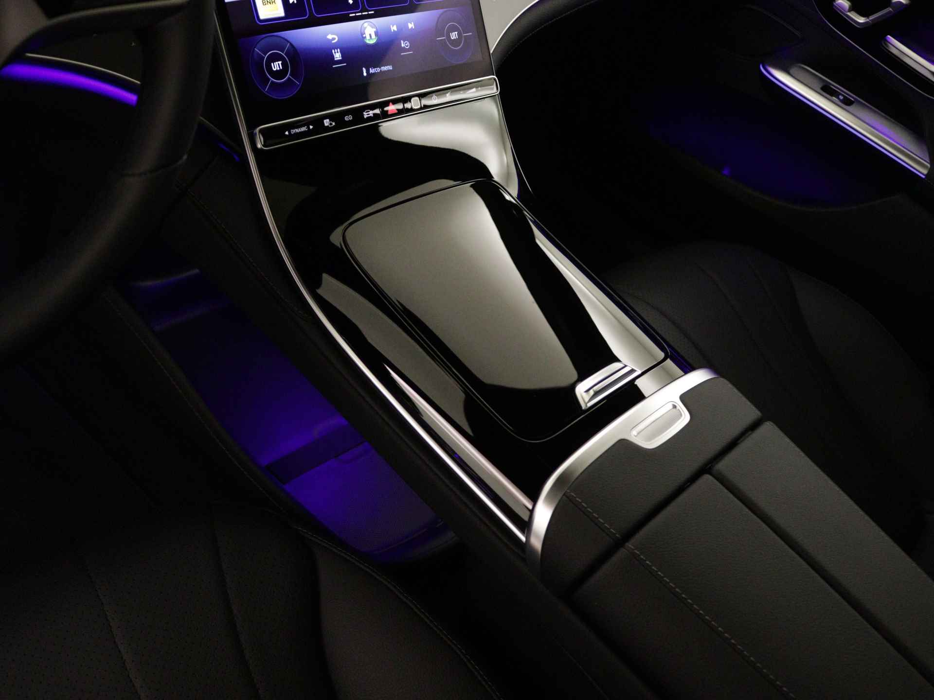 Mercedes-Benz EQE 300 Business Edition 89 kWh | KEYLESS GO-pakket | Parkeerpakket met achteruitrijcamera | Rijassistentiepakket | USB-pakket Plus | GUARD 360 ° Vehicle protection | Dodehoekassistent | - 26/36