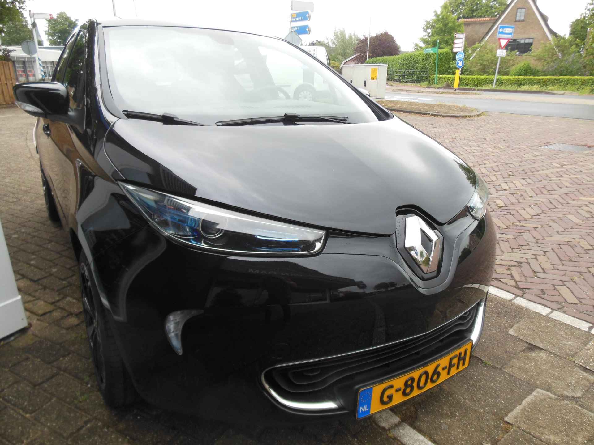 Renault ZOE R110 Iconic 41 kWh incl. btw en accu,s 12 maanden bovag garantie - 6/20