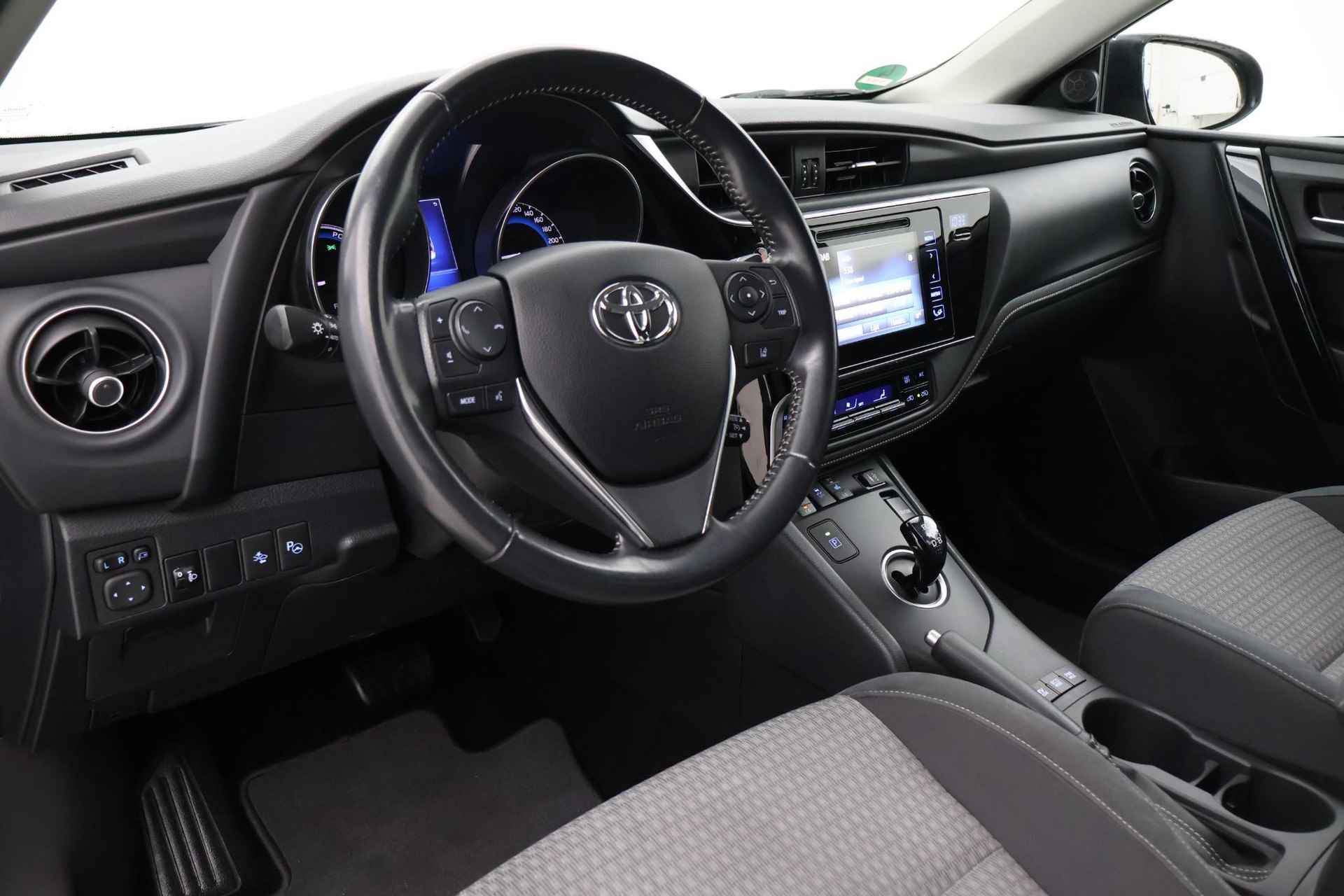 Toyota Auris Touring Sports 1.8 Hybrid Dynamic Ultimate - 2/34