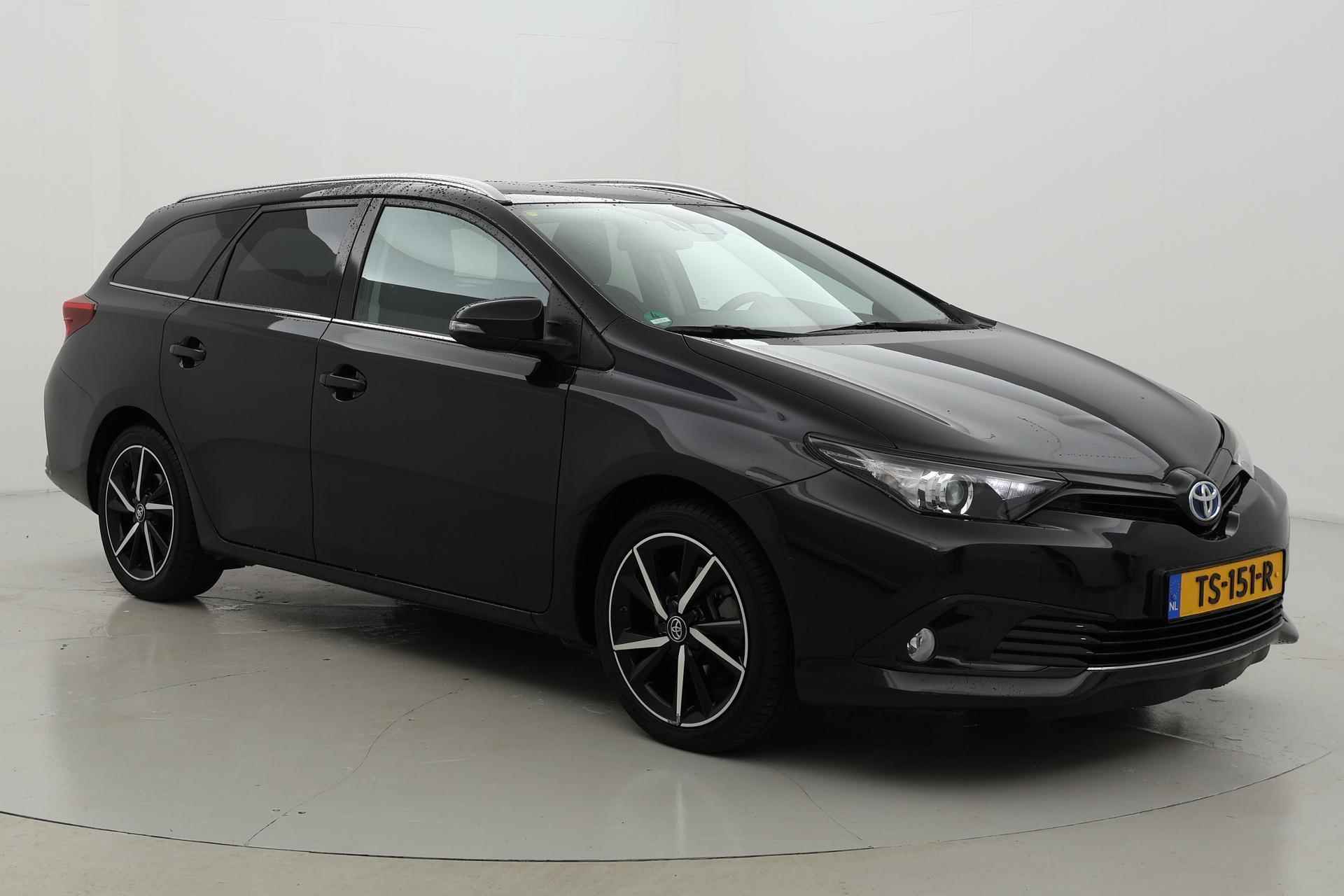 Toyota Auris Touring Sports 1.8 Hybrid Dynamic Ultimate - 31/34