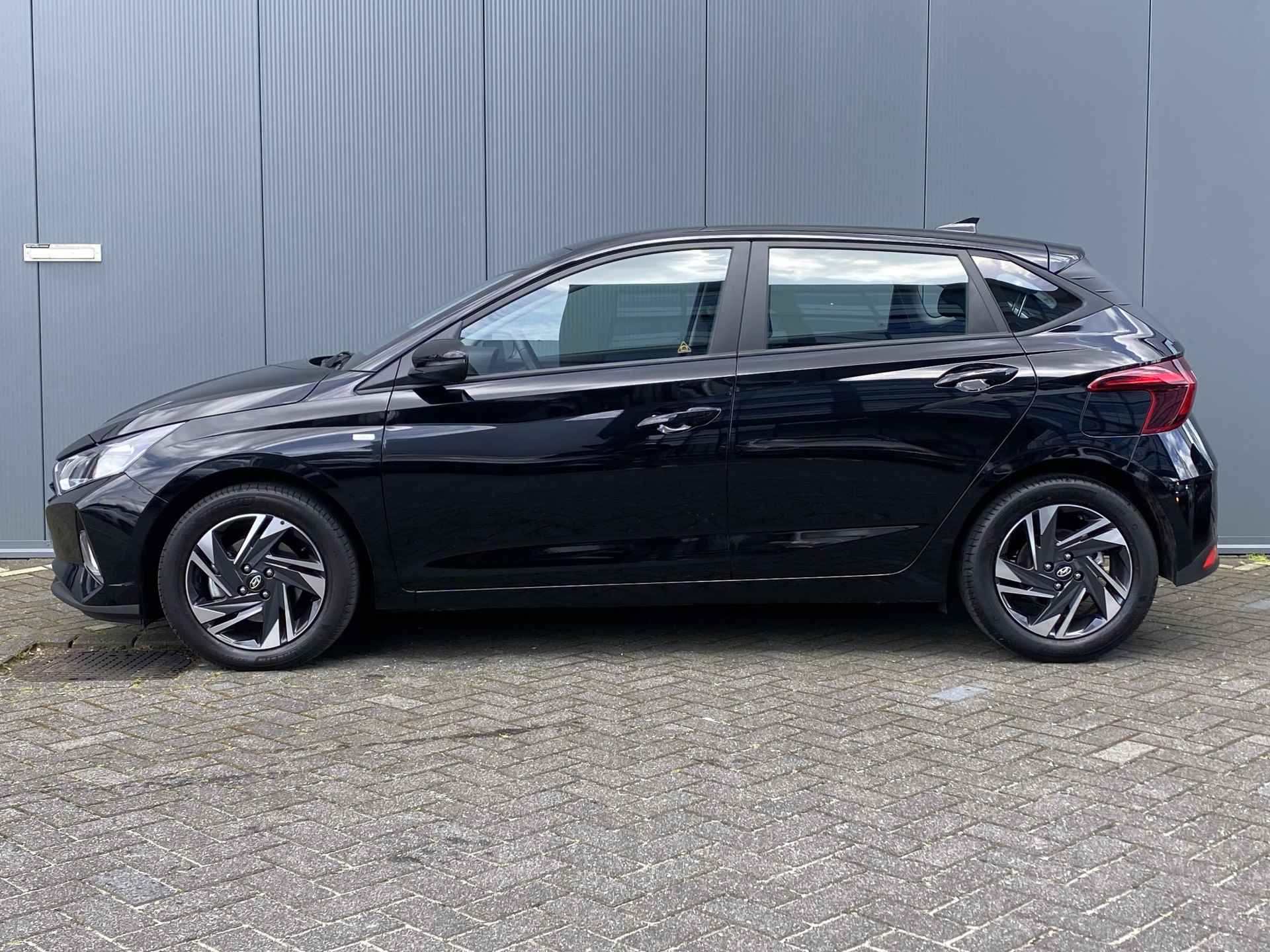 Hyundai i20 1.0 T-GDI 100pk Comfort Smart | Airco | Camera | Carplay | Navigatie | 16" Lichtmetaal | Cruisecontrol | Digitale Cockpit | Dode - 2/31