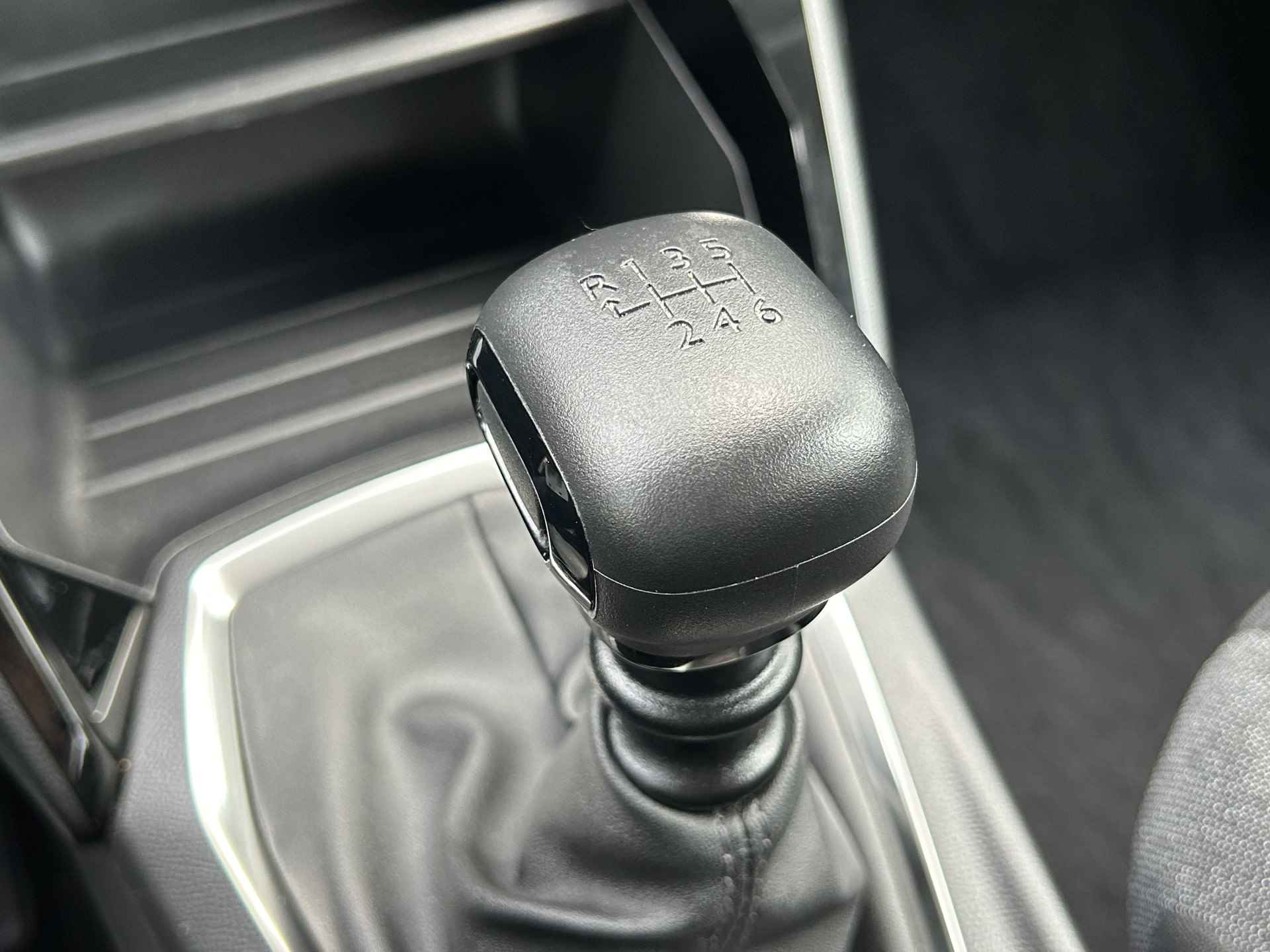 Peugeot 208 208 1.2 100pk 6-bak Active Pack | Apple Carplay/Android Auto | Navi By App | Airco | DAB+ radio | Parkeersensoren achter | Cruis - 31/32