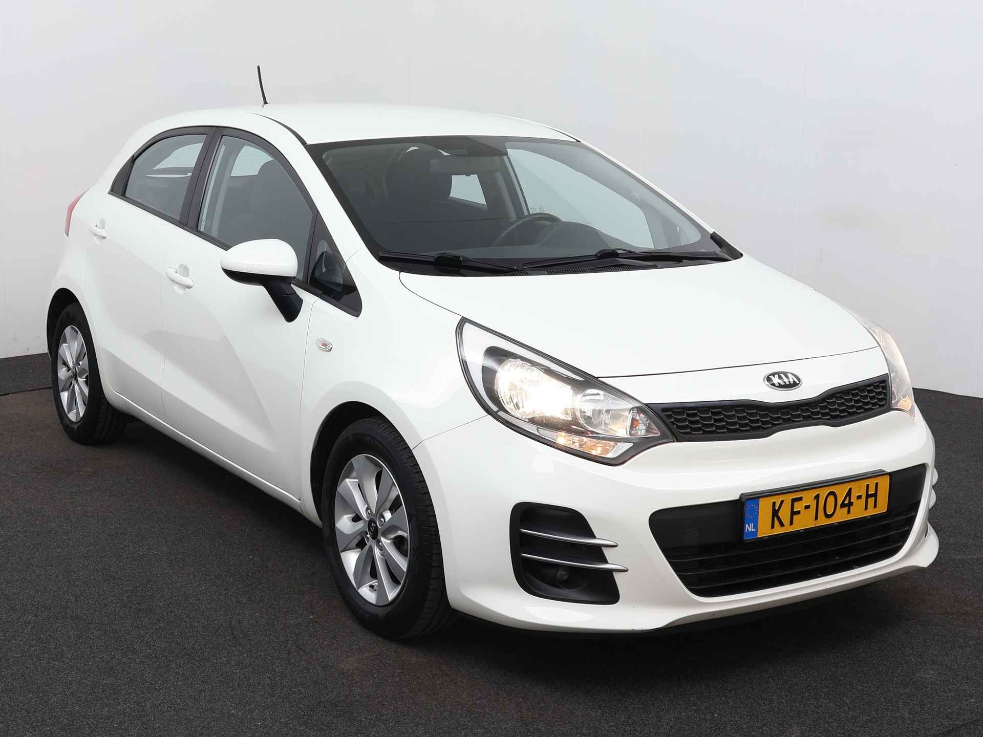 Kia Rio 1.2 CVVT ComfortPlusLine Navigator | Navigatie | Camera | LM Velgen | - 27/41