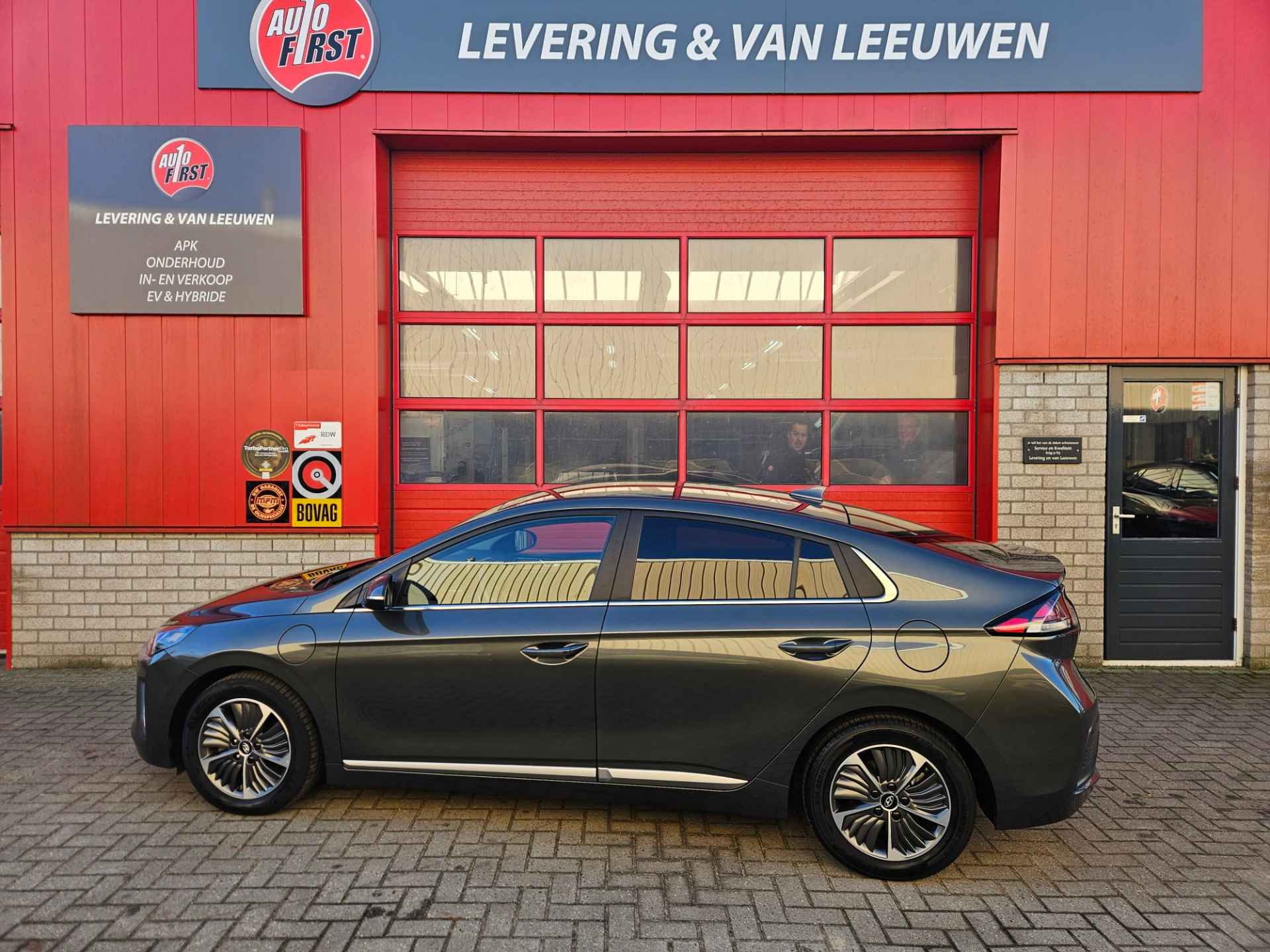 Hyundai IONIQ 1.6 GDi PHEV Comfort Navigatie/ Camera/ Parkeersensoren achter/ Rijklaarprijs - 2/25