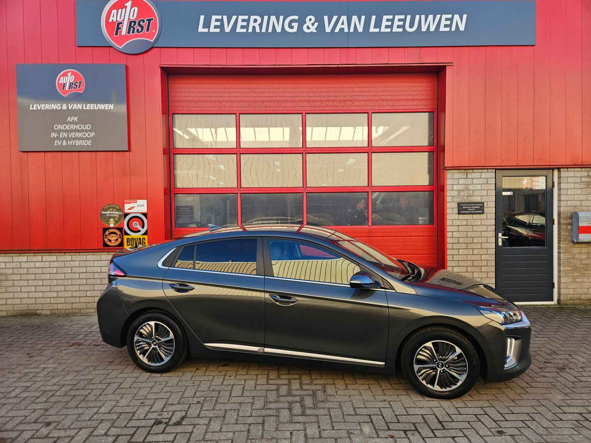 Hyundai IONIQ 1.6 GDi PHEV Comfort Navigatie/ Camera/ Parkeersensoren achter/ Rijklaarprijs - 3/25