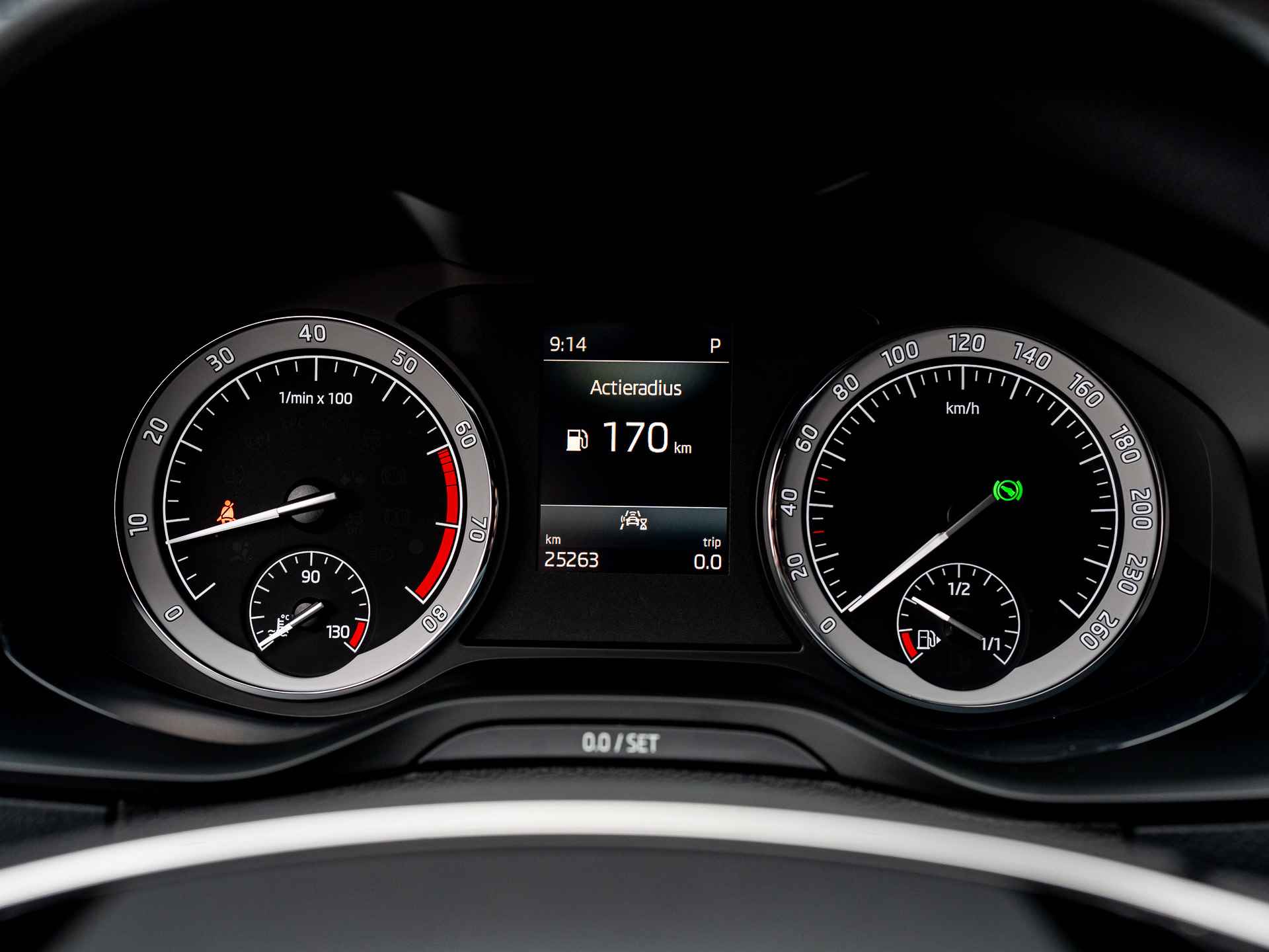 Škoda Karoq 1.5 TSI ACT 150Pk Sportline Business | 19" | Stoelverw. V&A | Keyless | Camera Prijs Rijklaar!! - 30/45