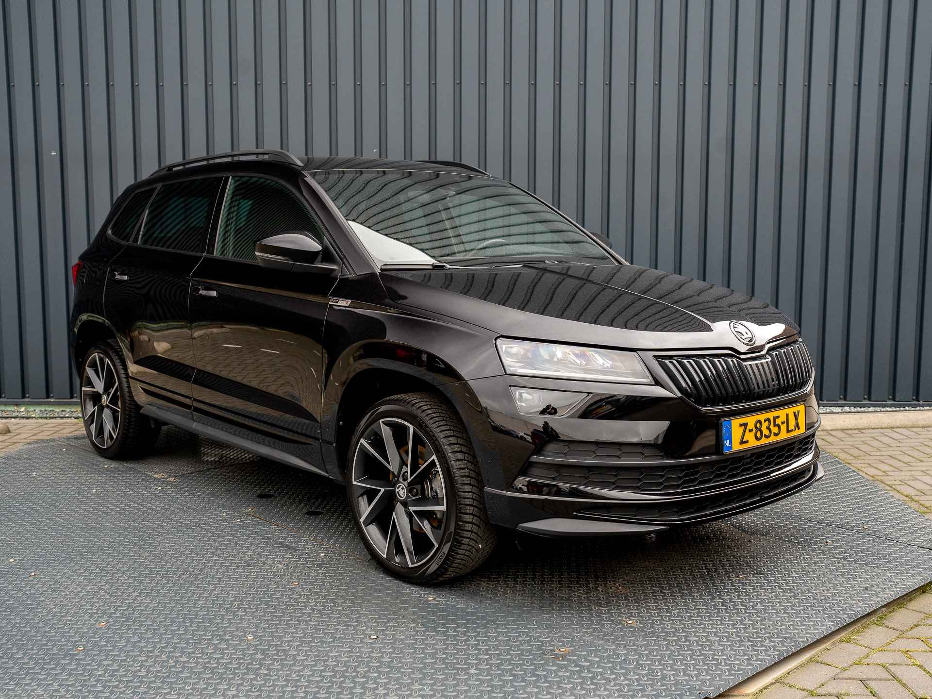 Škoda Karoq 1.5 TSI ACT 150Pk Sportline Business | 19" | Stoelverw. V&A | Keyless | Camera Prijs Rijklaar!! - 40/45