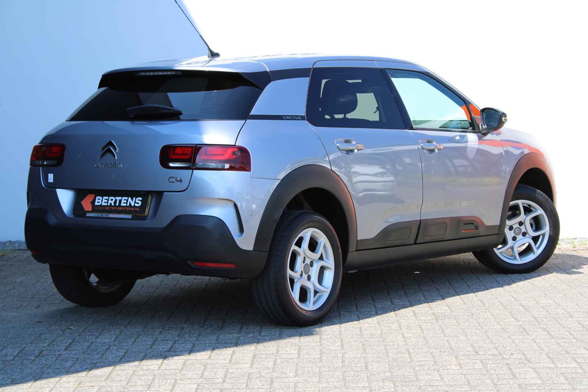 Citroen C4 Cactus 1.2 PT 110 Feel | Navi | Parkeercamera | Apple Carplay - 2/24