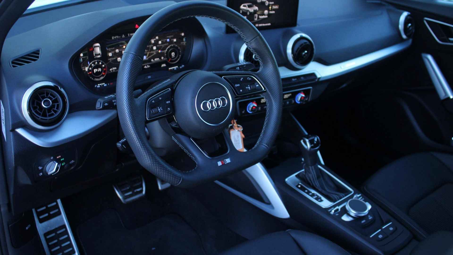 Audi Q2 35 TFSI 150pk S Edition / Achteruitrijcamera / PH V+A / Stoelverwarming - 9/36