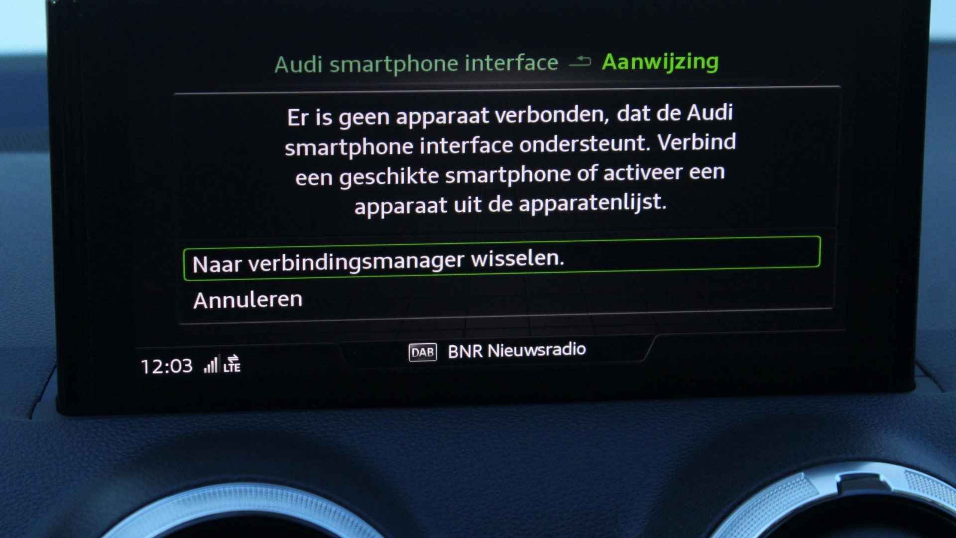 Audi Q2 35 TFSI 150pk S Edition / Achteruitrijcamera / PH V+A / Stoelverwarming - 29/36