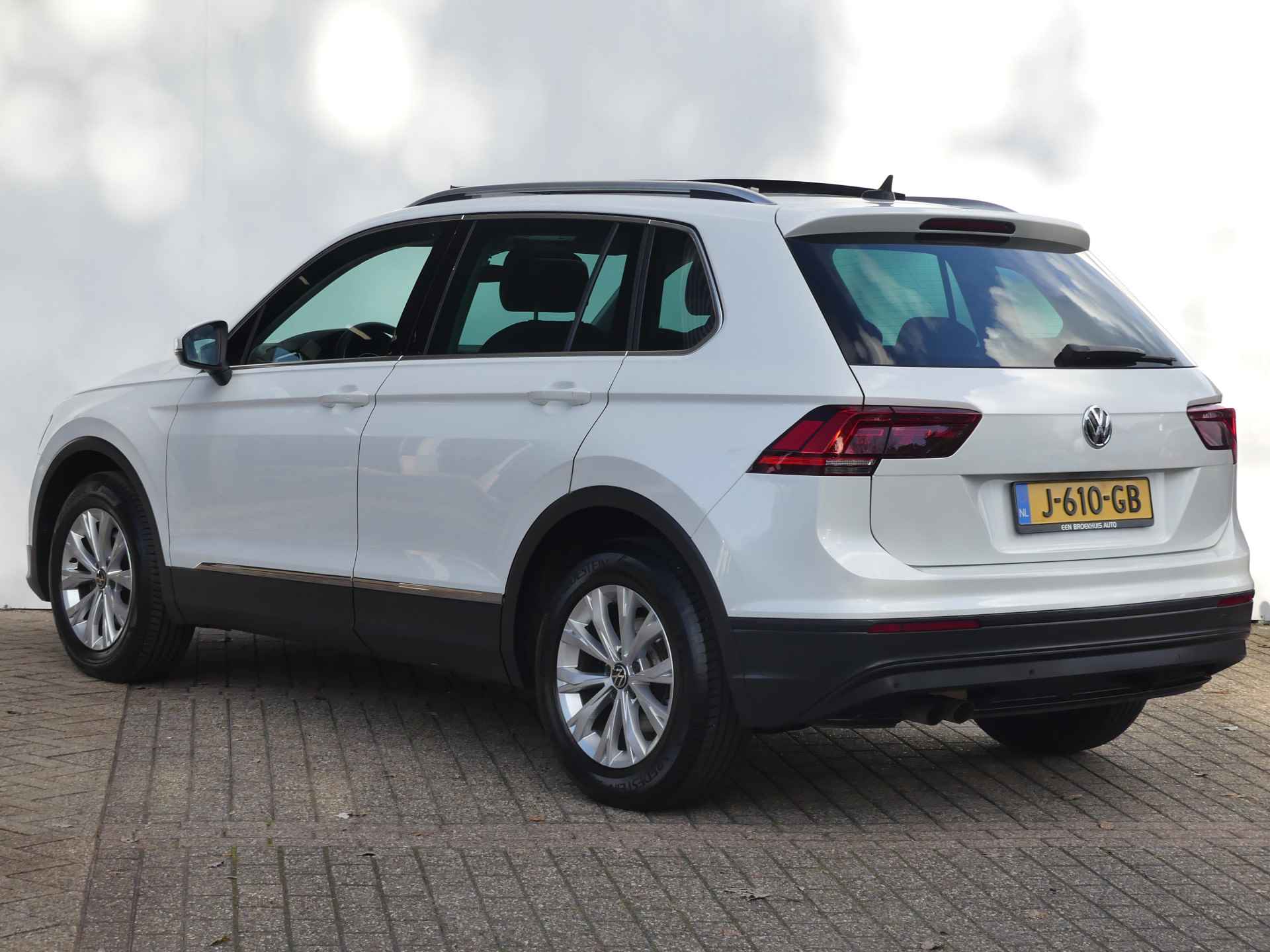 Volkswagen Tiguan 1.5 TSI ACT 150PK Comfortline Business DSG-7 | PANORAMADAK | ADAPTIVE CRUISE | STOELVERWARMING | - 3/39