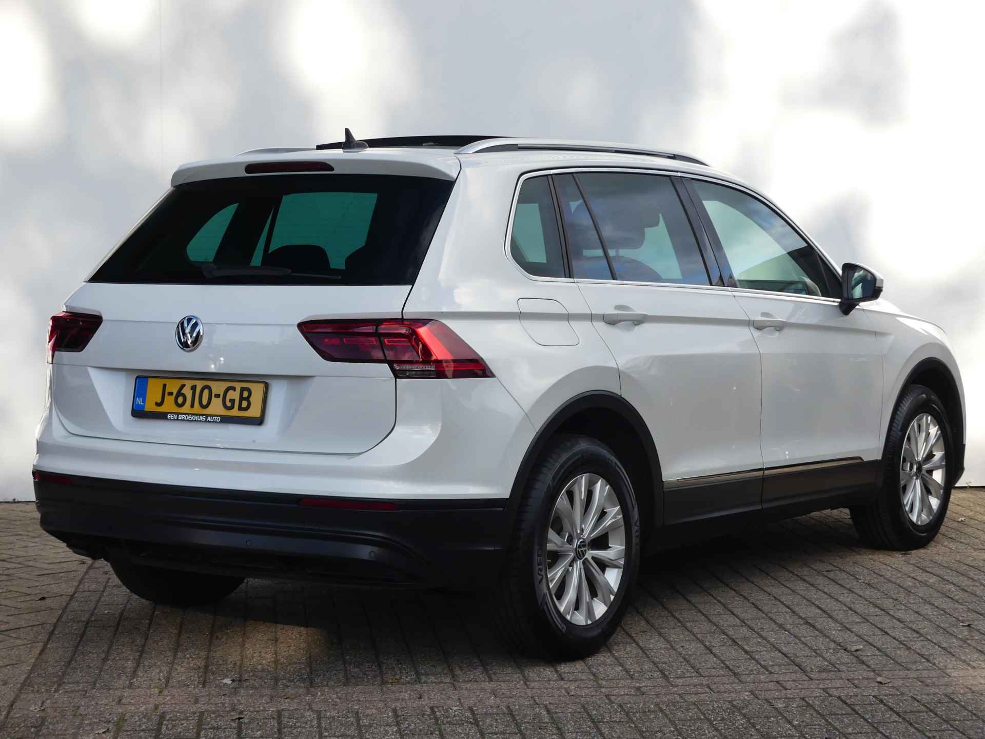 Volkswagen Tiguan 1.5 TSI ACT 150PK Comfortline Business DSG-7 | PANORAMADAK | ADAPTIVE CRUISE | STOELVERWARMING | - 6/39