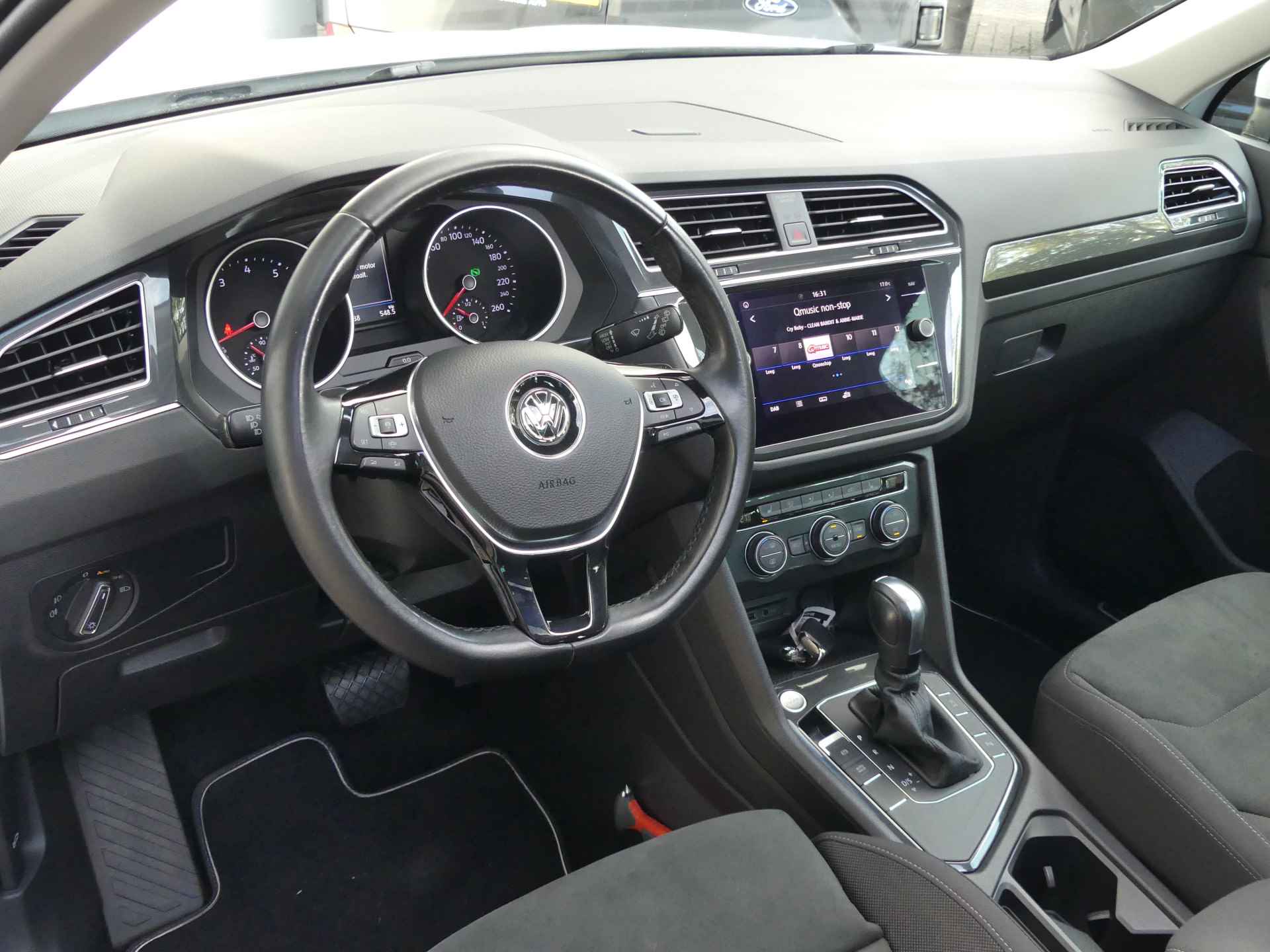 Volkswagen Tiguan 1.5 TSI ACT 150PK Comfortline Business DSG-7 | PANORAMADAK | ADAPTIVE CRUISE | STOELVERWARMING | - 7/39