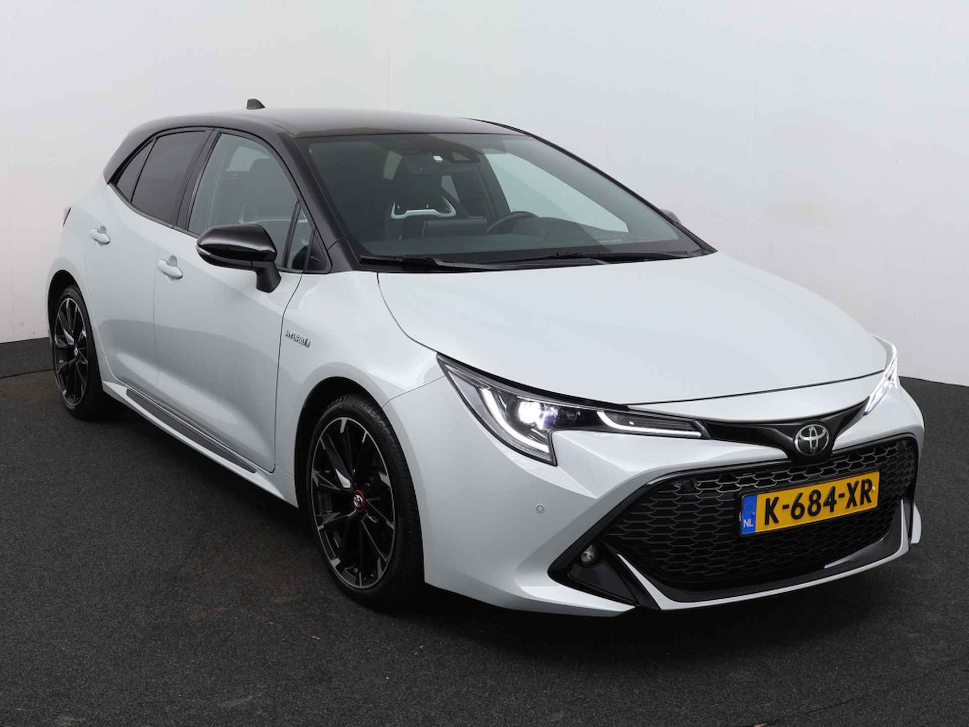 Toyota Corolla 2.0 Hybrid GR-Sport Plus Limited | Apple CarPlay | Stoel en stuurwiel verwarmd | Camera | Parkeersensoren | LM velgen | - 26/40