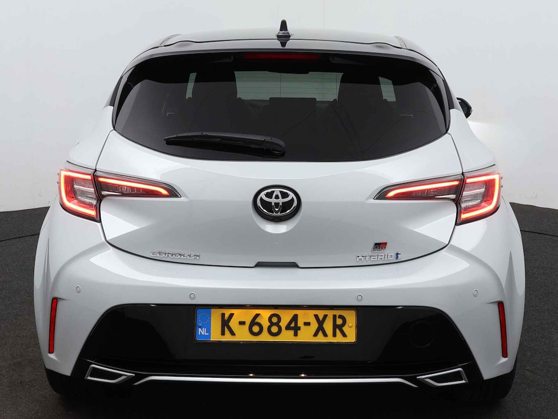 Toyota Corolla 2.0 Hybrid GR-Sport Plus Limited | Apple CarPlay | Stoel en stuurwiel verwarmd | Camera | Parkeersensoren | LM velgen | - 27/40