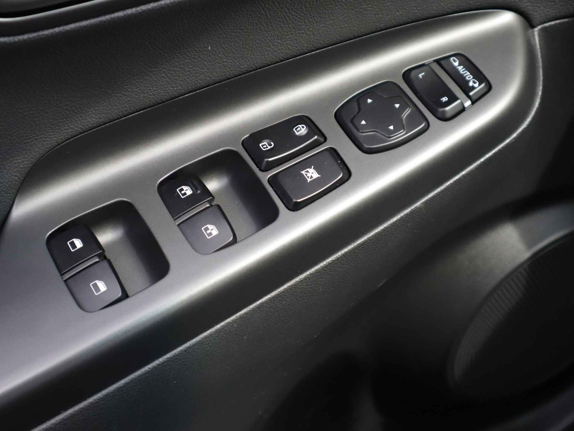 Hyundai KONA EV Premium 64 kWh (204PK) 1e-Eig, Hyundai-Dealer-Onderh, 12-Mnd-BOVAG, NL-Auto, Navigatie/Apple-Carplay/Android-Auto, Leer, Adaptive-Cruise-Control, Head-Up-Display, Keyless-Entry/Start, Stoelverwarming/Ventilatie, Parkeersensoren-V+A, Lm-Velgen-17Inch, Privacy-Glas - 36/42