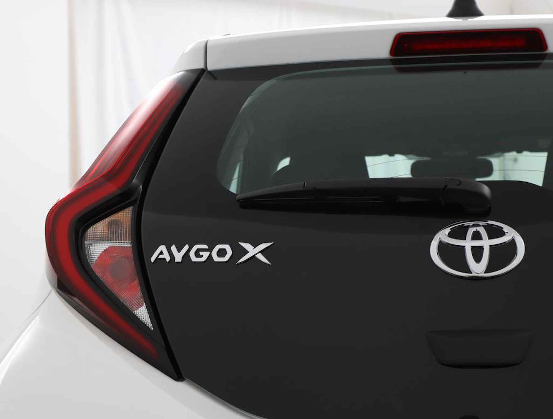 Toyota Aygo X 1.0 VVT-i MT play - 52/52