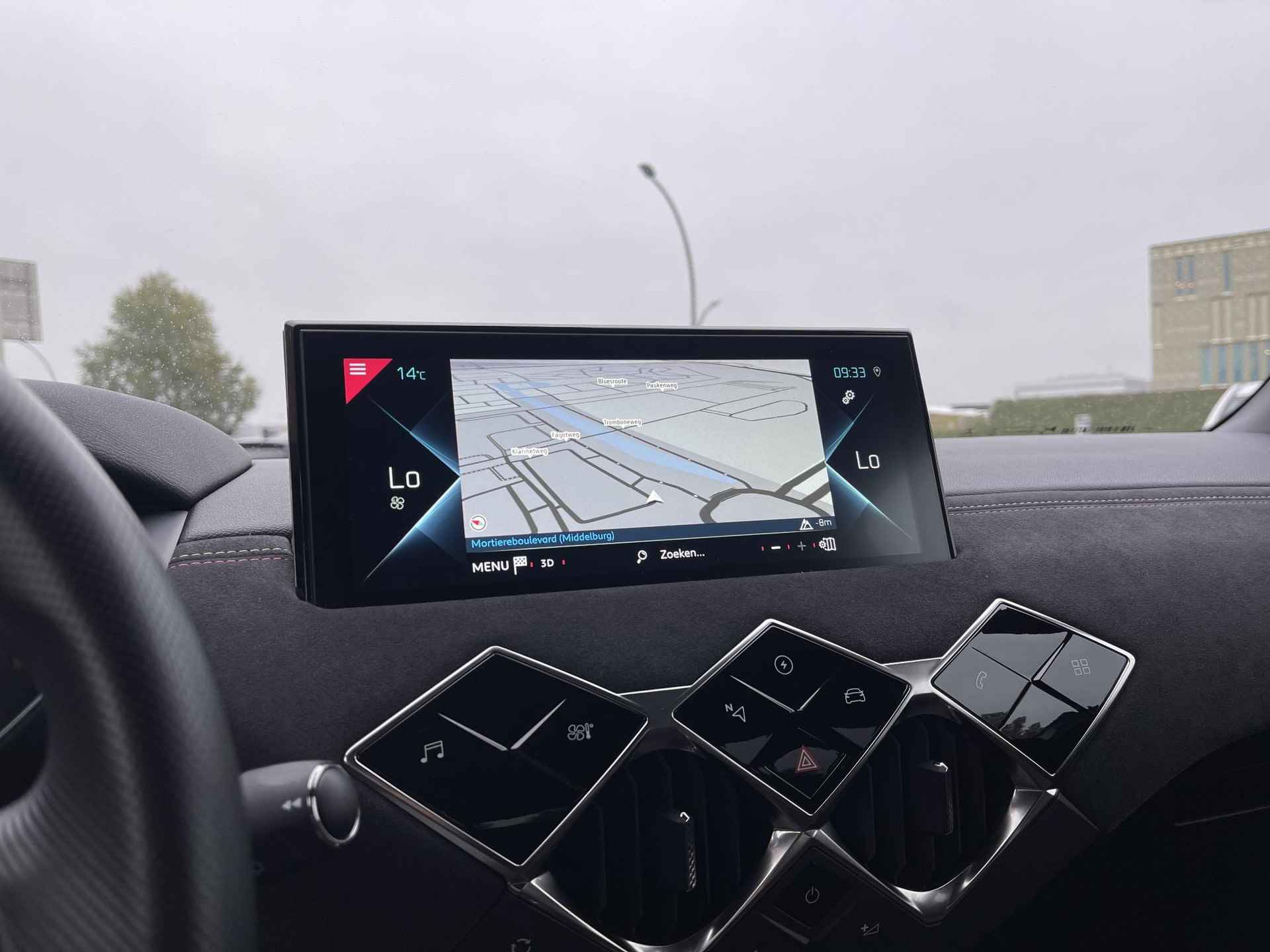 DS 3 Crossback E-Tense Performance Line+ 50 kWh *SUBSIDIE MOGELIJK!* | Navigatie | Camera | Apple Carplay/Android Auto | LED Koplampen | Alcantara Interieur | Rijklaarprijs! - 15/31