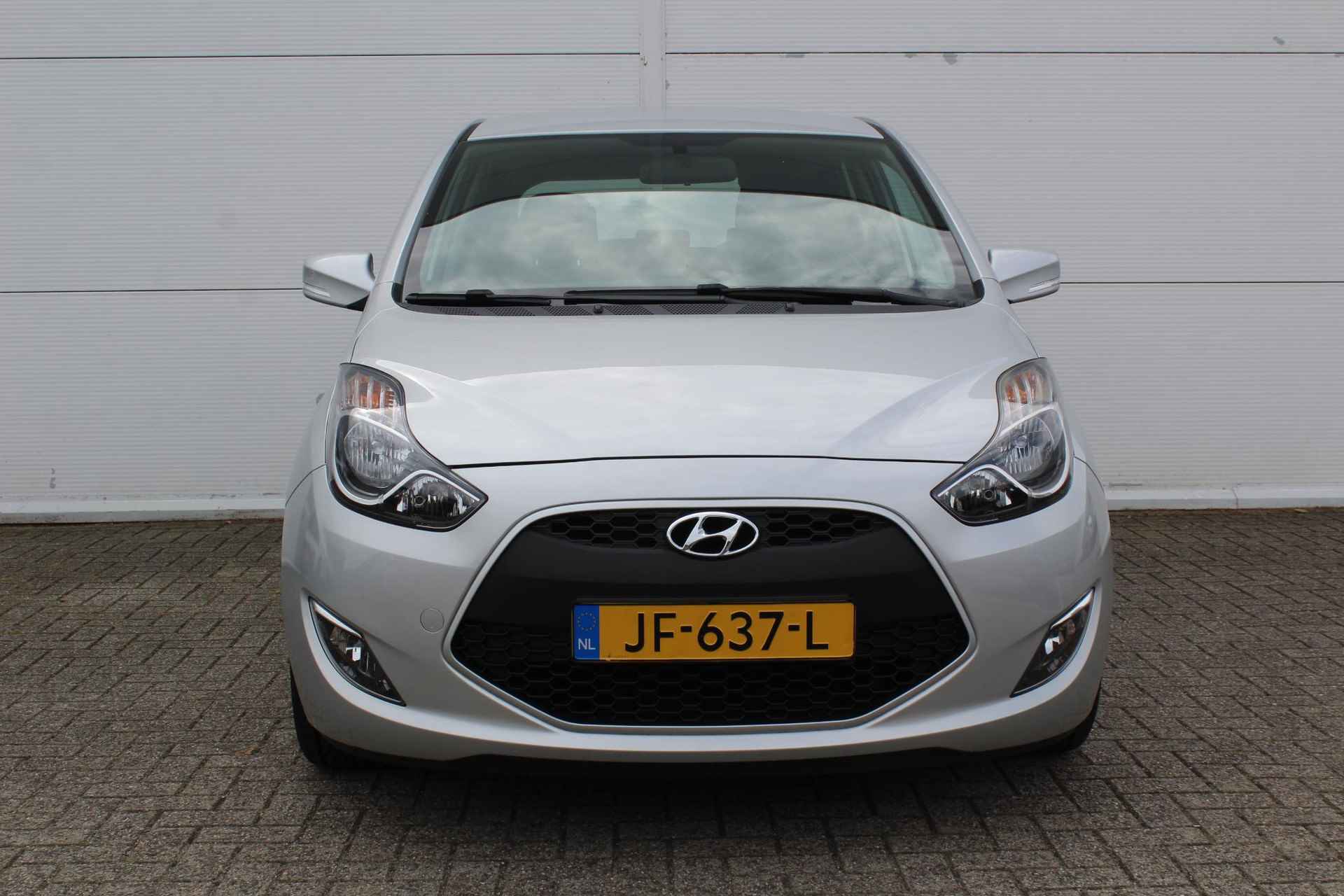 Hyundai ix20 1.4i Go! / Eerste Eigenaar / Dealer Onderhouden / Navigatie / Achteruitrijcamera / Trekhaak (1300 KG) / - 34/37