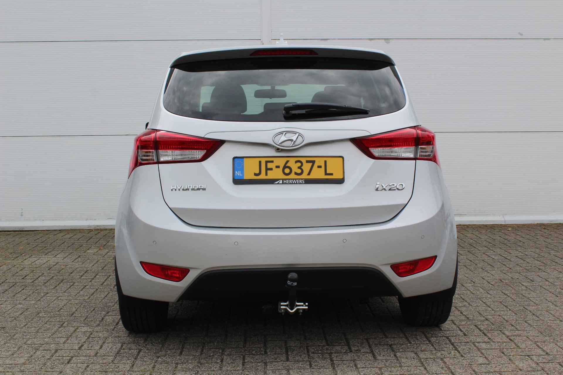 Hyundai ix20 1.4i Go! / Eerste Eigenaar / Dealer Onderhouden / Navigatie / Achteruitrijcamera / Trekhaak (1300 KG) / - 35/37