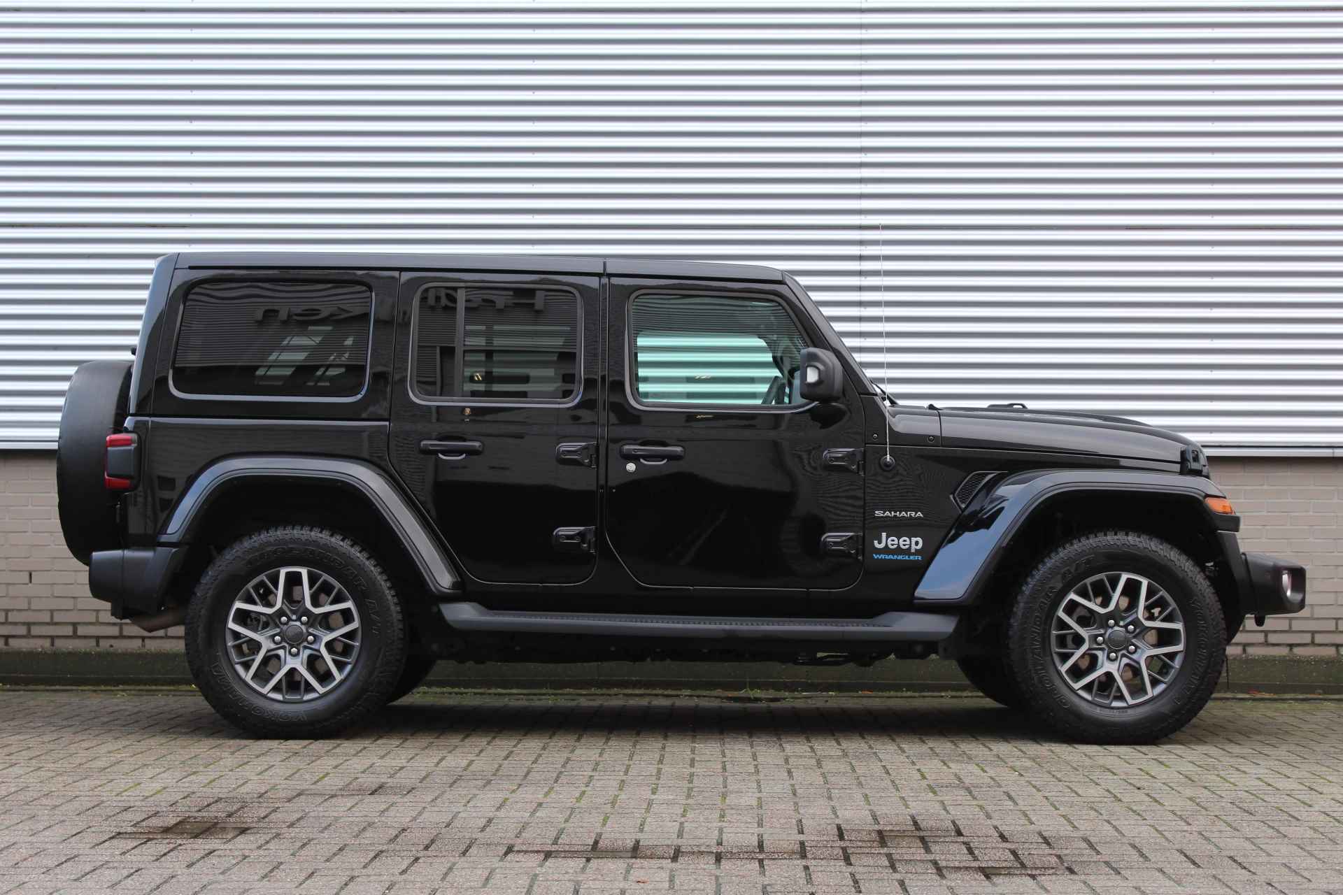 Jeep Wrangler 4xe 380 Sahara unlimited | Dual Top | Full Options | Alpine | Adaptieve Cruise | BLIS | Leder - 2/55