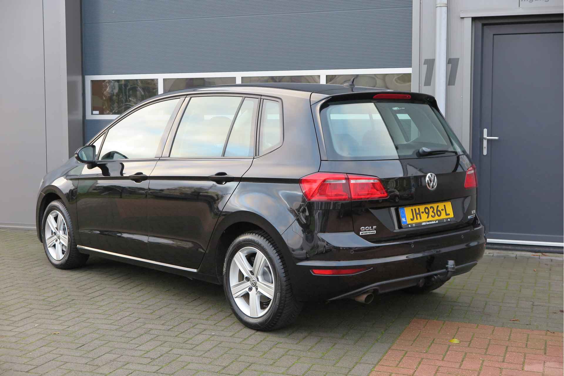 Volkswagen Golf Sportsvan 1.2 TSI 82kw 110pk Comfortline, Cruisecontrol,PDC,Navi,Trekhaak,Stoelverwarming ,etc. Nieuwe APK - 7/68