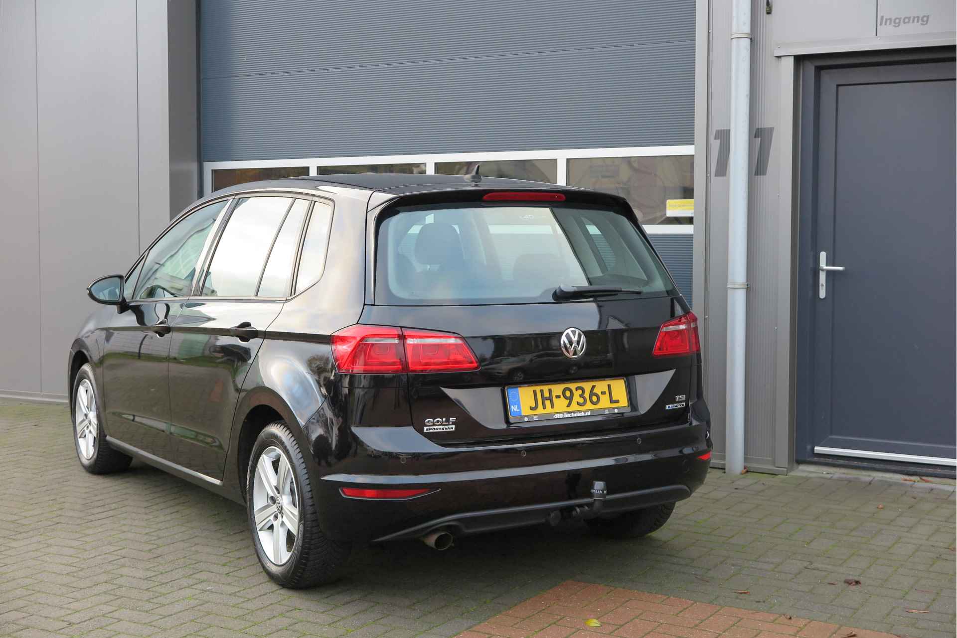 Volkswagen Golf Sportsvan 1.2 TSI 82kw 110pk Comfortline, Cruisecontrol,PDC,Navi,Trekhaak,Stoelverwarming ,etc. Nieuwe APK - 14/68