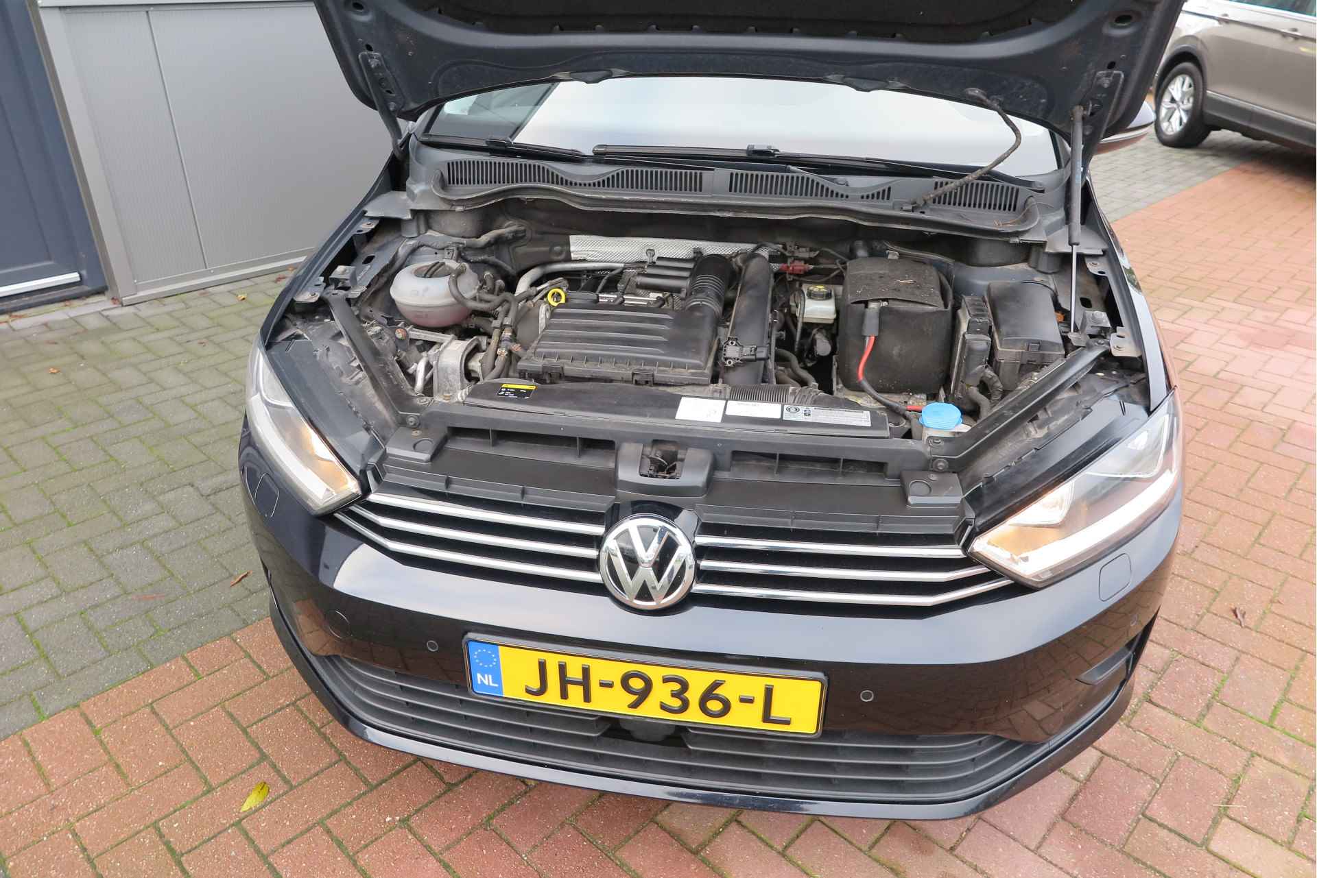 Volkswagen Golf Sportsvan 1.2 TSI 82kw 110pk Comfortline, Cruisecontrol,PDC,Navi,Trekhaak,Stoelverwarming ,etc. Nieuwe APK - 65/68