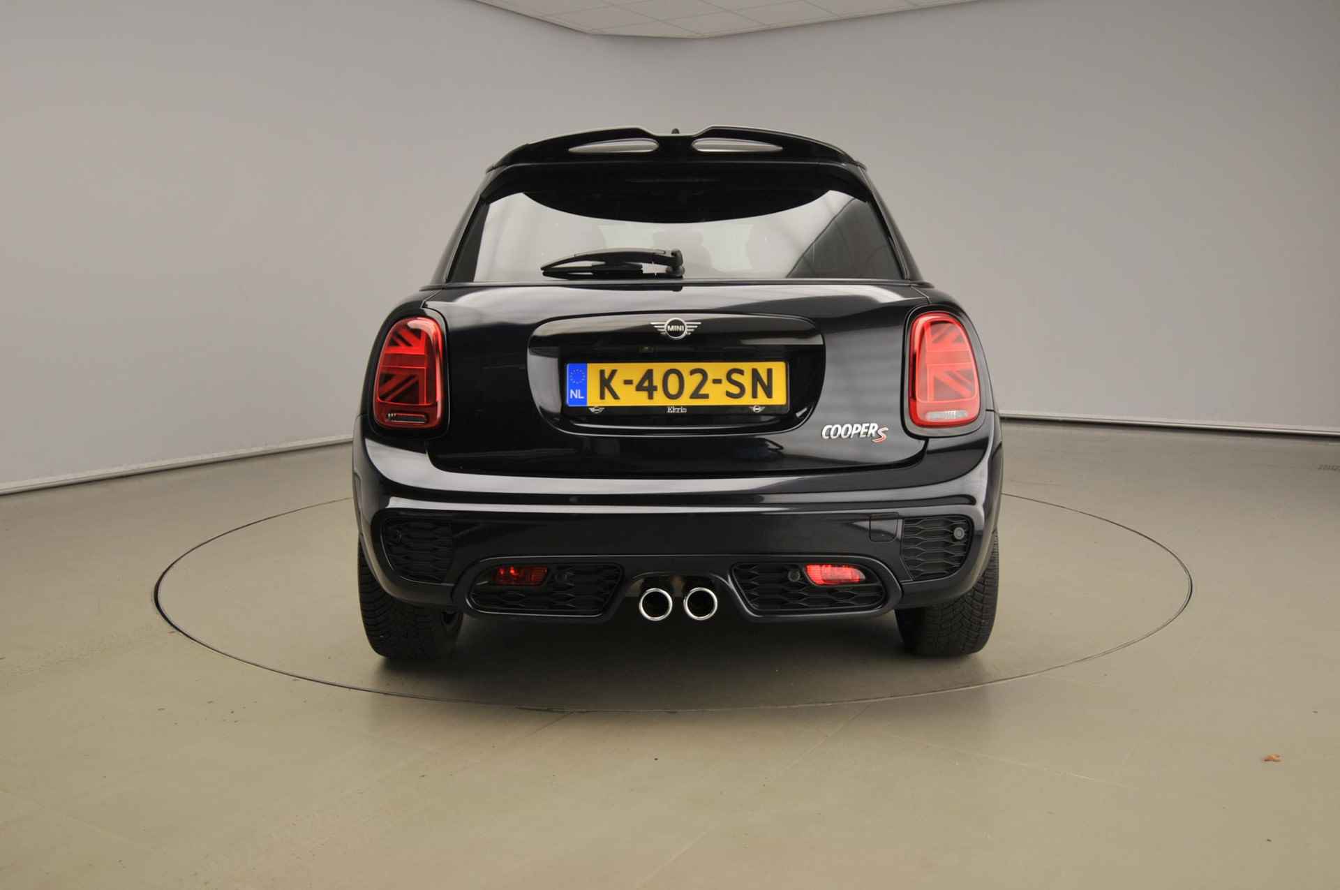 Mini 5-deurs Cooper S Hammersmith Edition / Panoramadak / Leder / Camera / PDC / LED / Harman-Kardon / Alu wielen 17 inch - 4/40