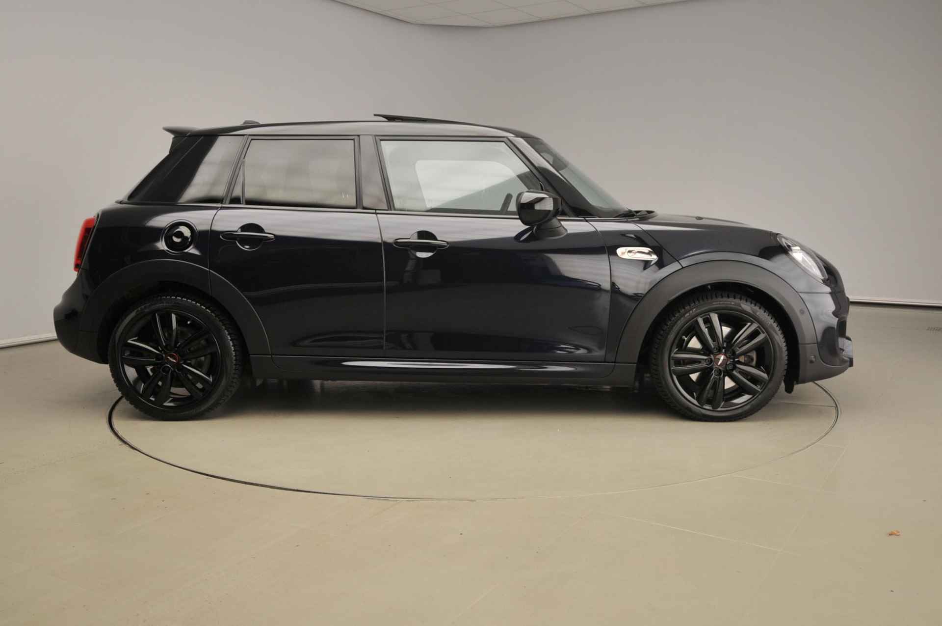 Mini 5-deurs Cooper S Hammersmith Edition / Panoramadak / Leder / Camera / PDC / LED / Harman-Kardon / Alu wielen 17 inch - 5/40