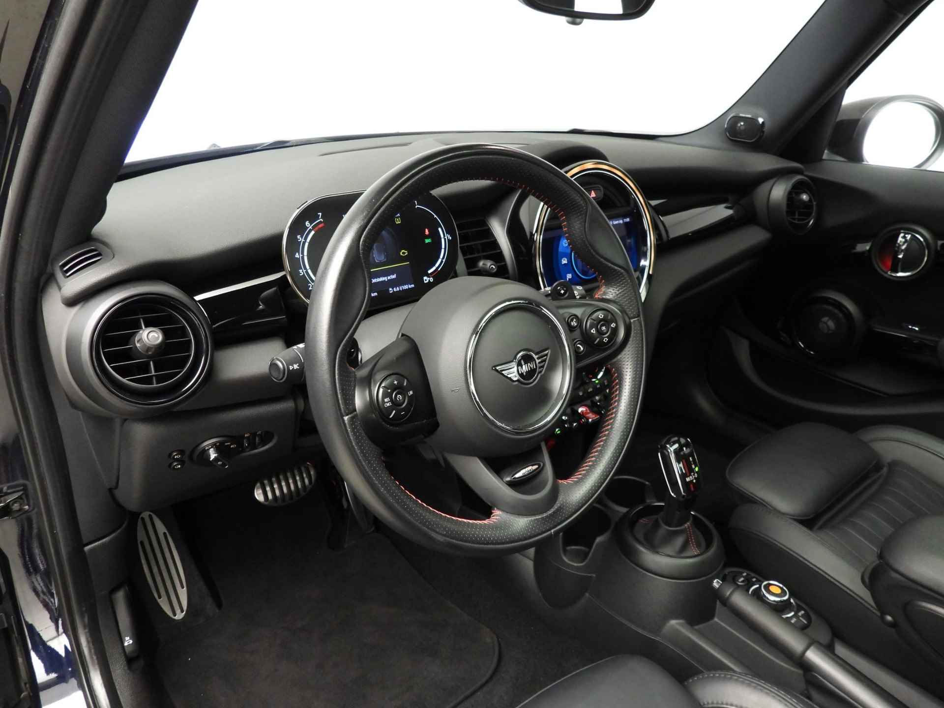 Mini 5-deurs Cooper S Hammersmith Edition / Panoramadak / Leder / Camera / PDC / LED / Harman-Kardon / Alu wielen 17 inch - 7/40