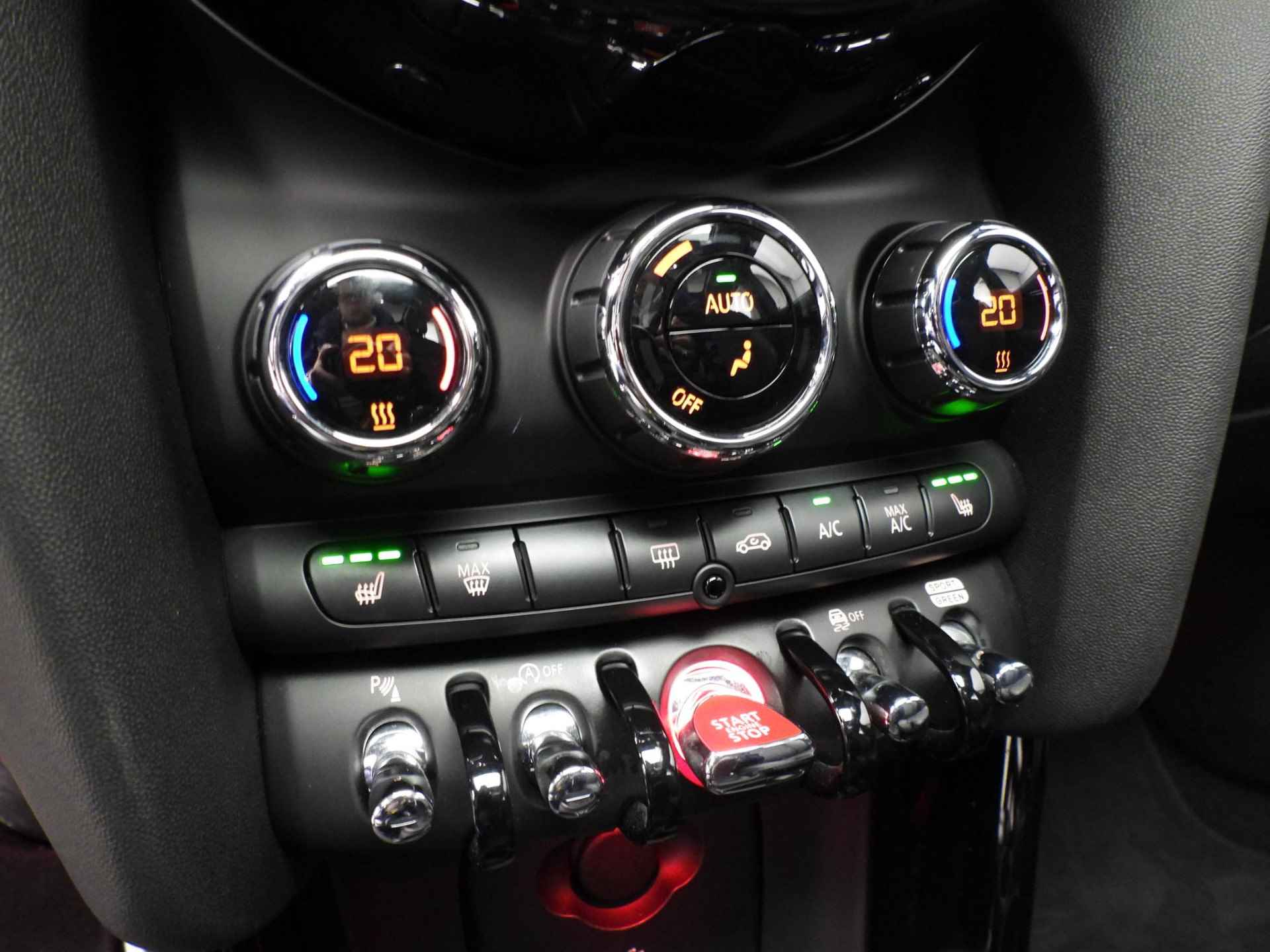 Mini 5-deurs Cooper S Hammersmith Edition / Panoramadak / Leder / Camera / PDC / LED / Harman-Kardon / Alu wielen 17 inch - 14/40