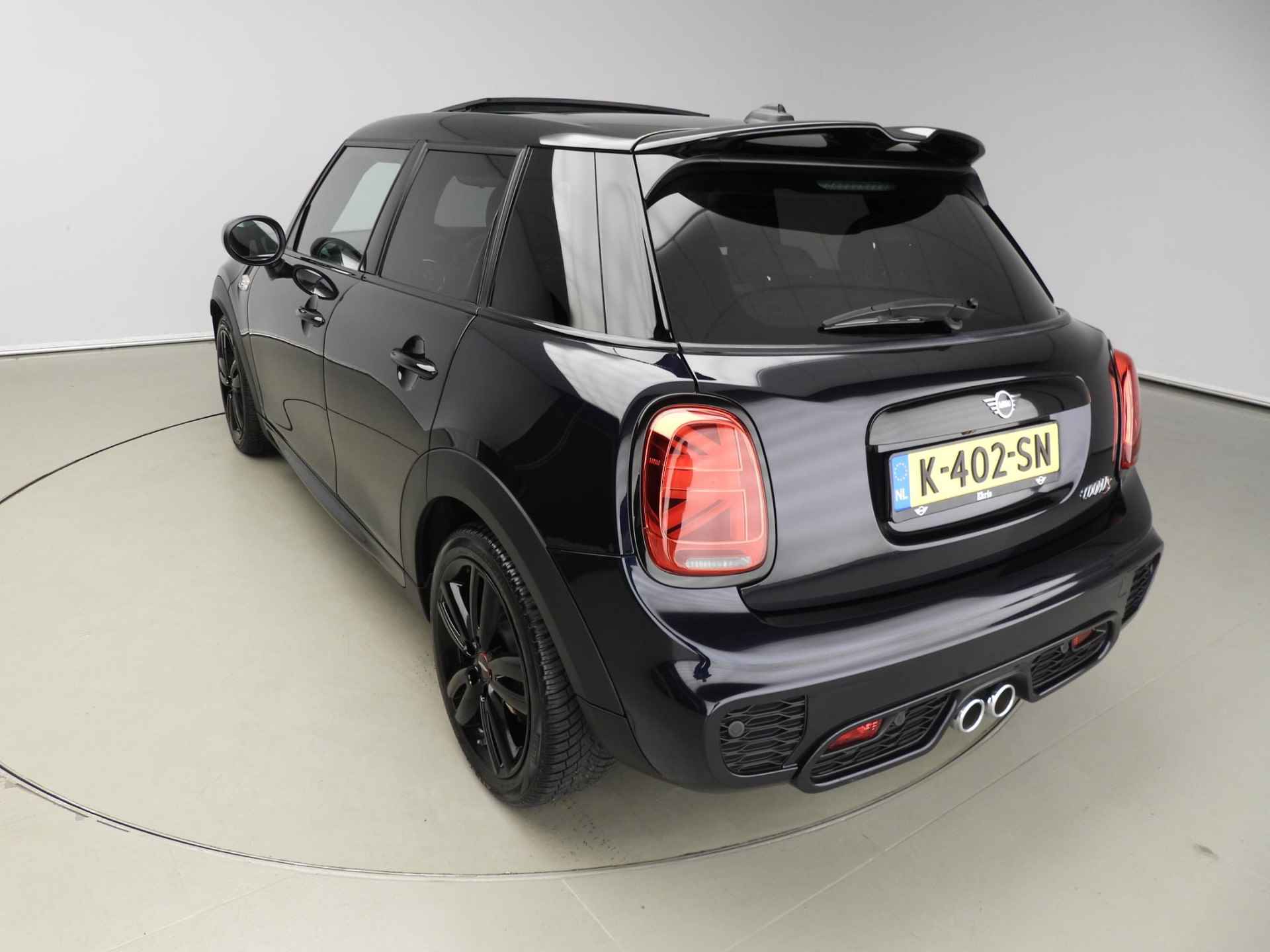 Mini 5-deurs Cooper S Hammersmith Edition / Panoramadak / Leder / Camera / PDC / LED / Harman-Kardon / Alu wielen 17 inch - 33/40