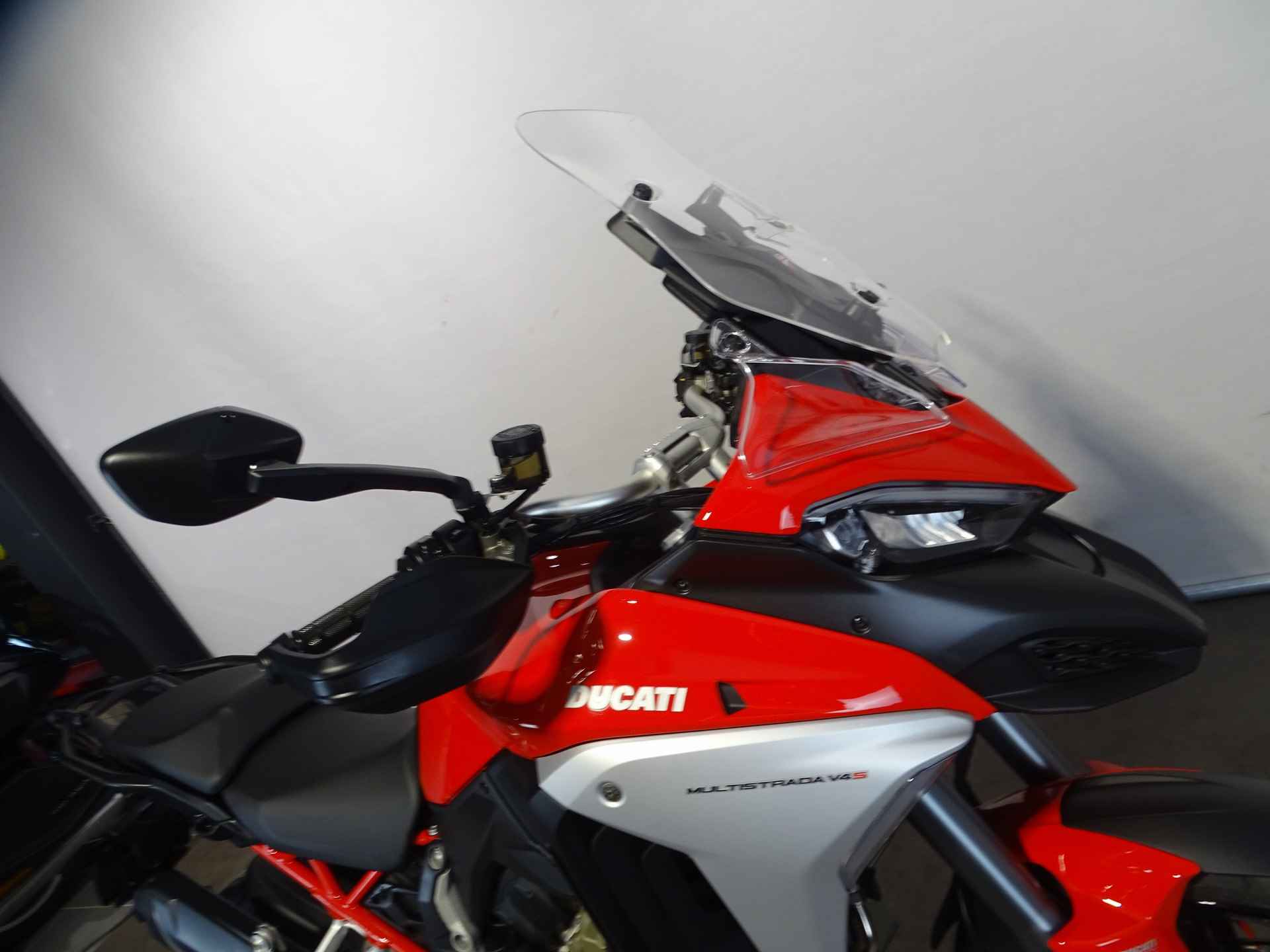 Ducati MULTISTRADA V4 S - 2/9