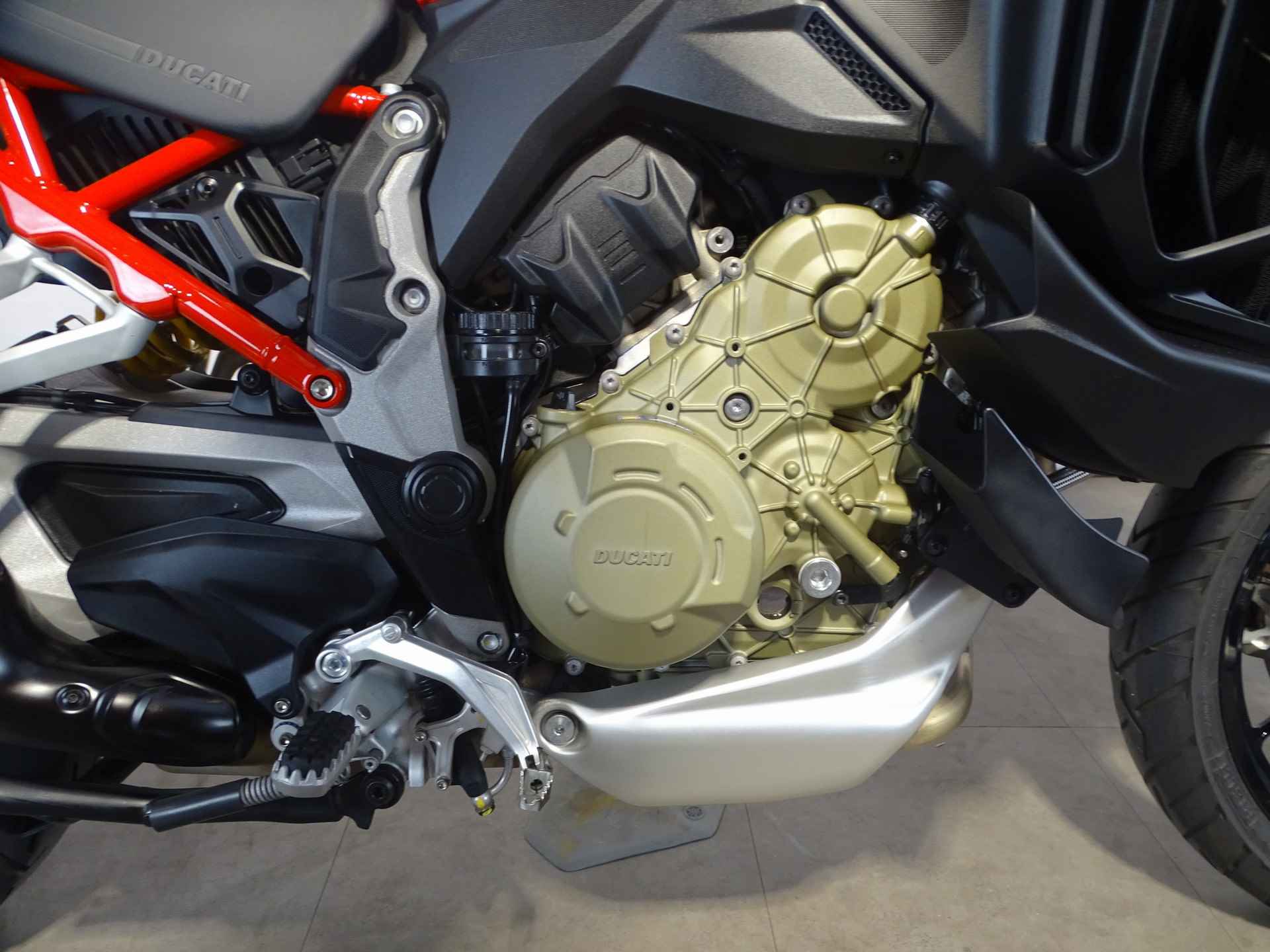 Ducati MULTISTRADA V4 S - 4/9