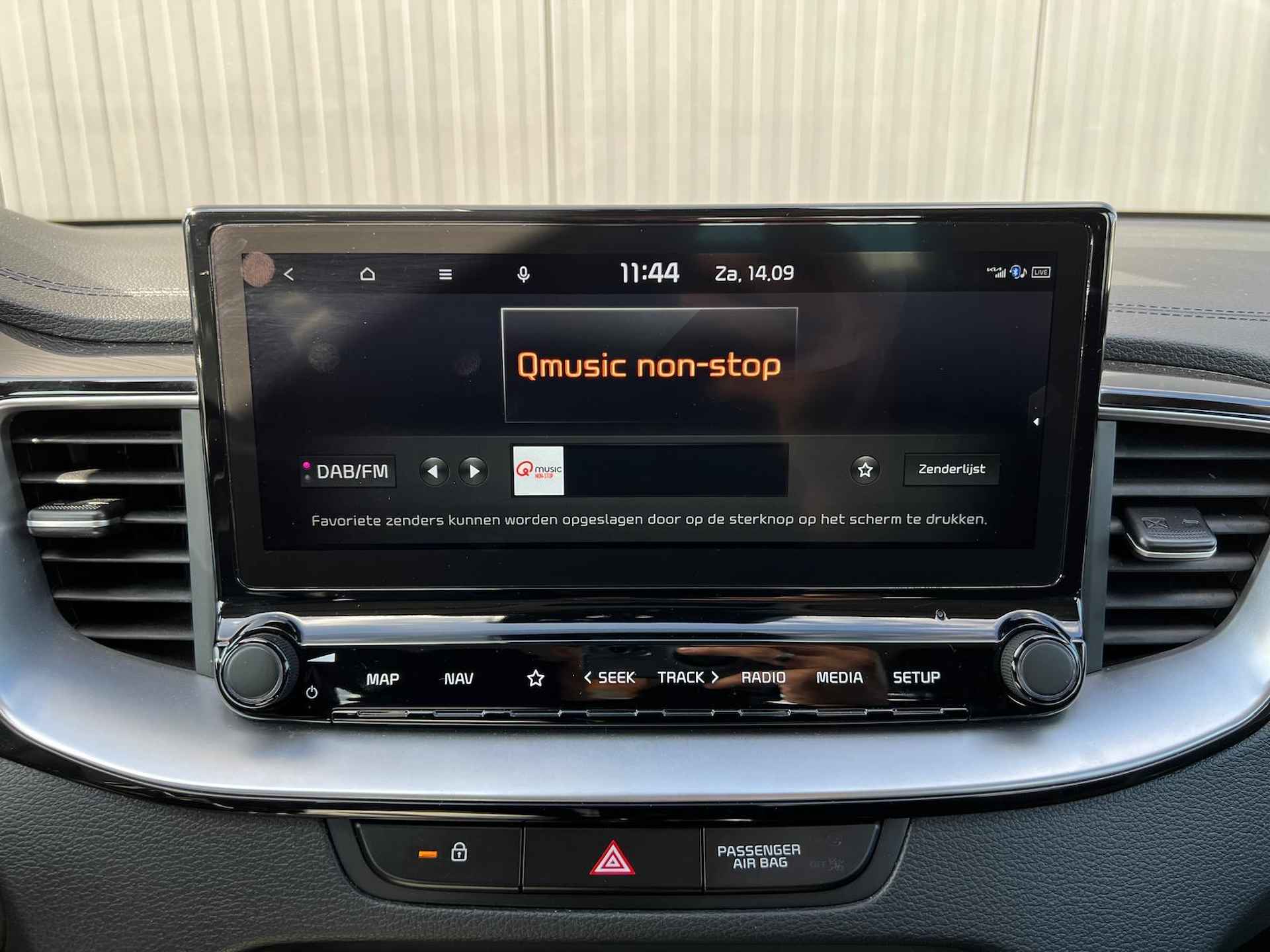 Kia XCeed 1.0 T-GDi DynamicLine All-season banden | Camera | Apple Carplay & Android Auto | 18-inch | Navigatie | Parkeersensoren - 16/28