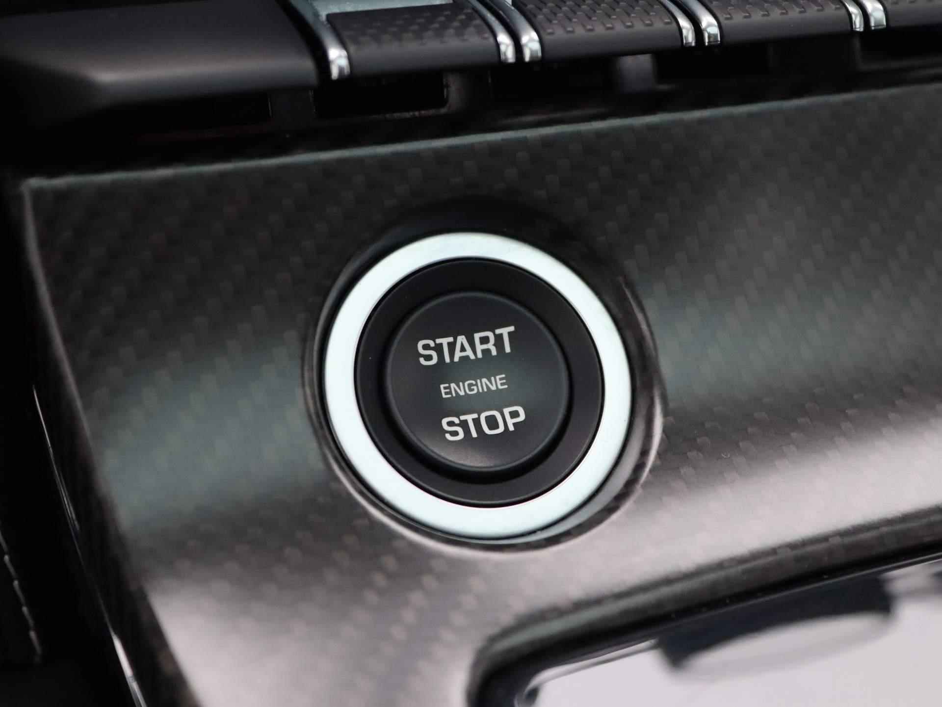 Jaguar F-TYPE 5.0 V8 AWD R | Panorama Dak | Sport Uitlaat | Carbon | Performance Seats | - 24/51