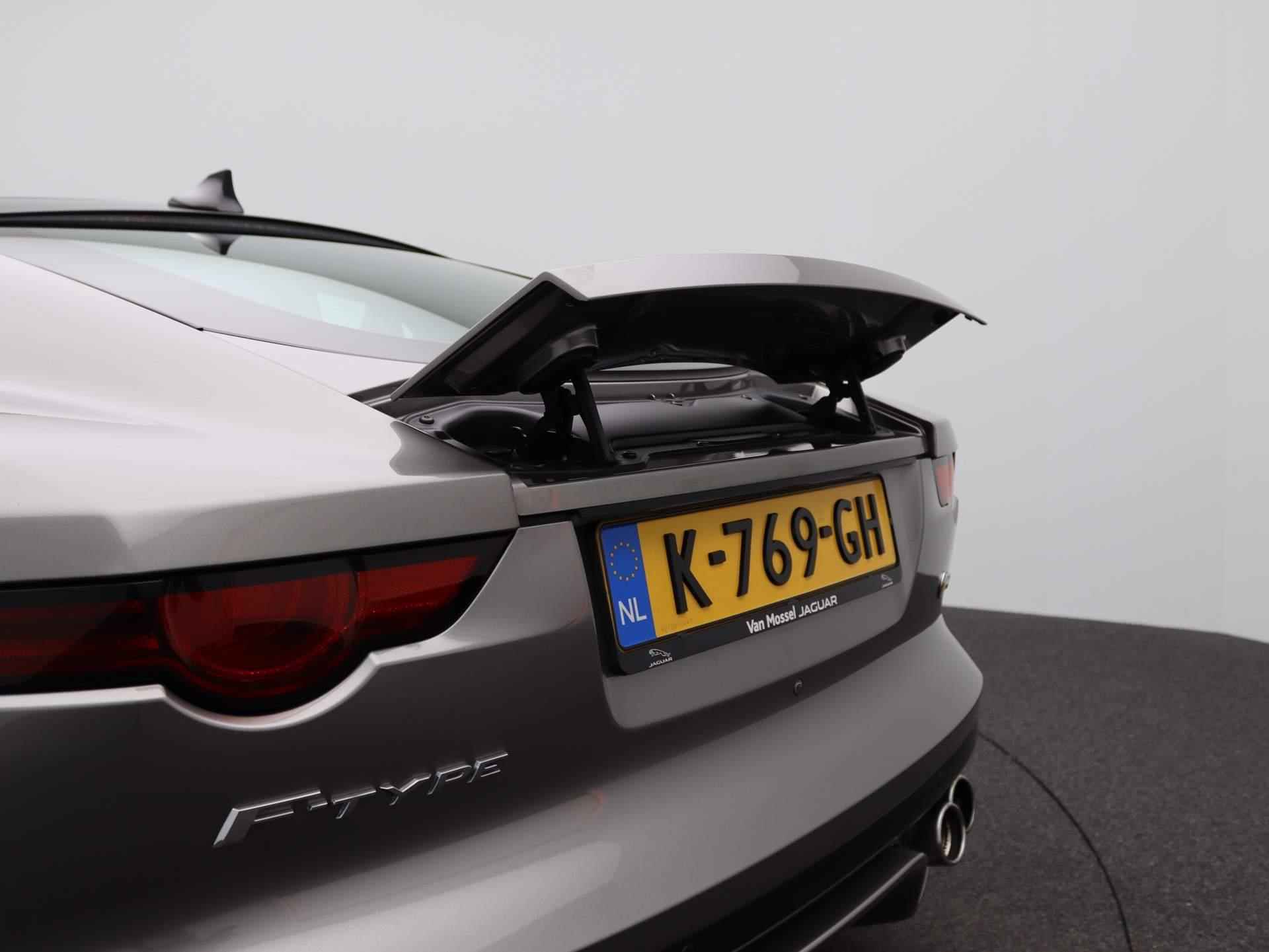 Jaguar F-TYPE 5.0 V8 AWD R | Panorama Dak | Sport Uitlaat | Carbon | Performance Seats | - 38/51