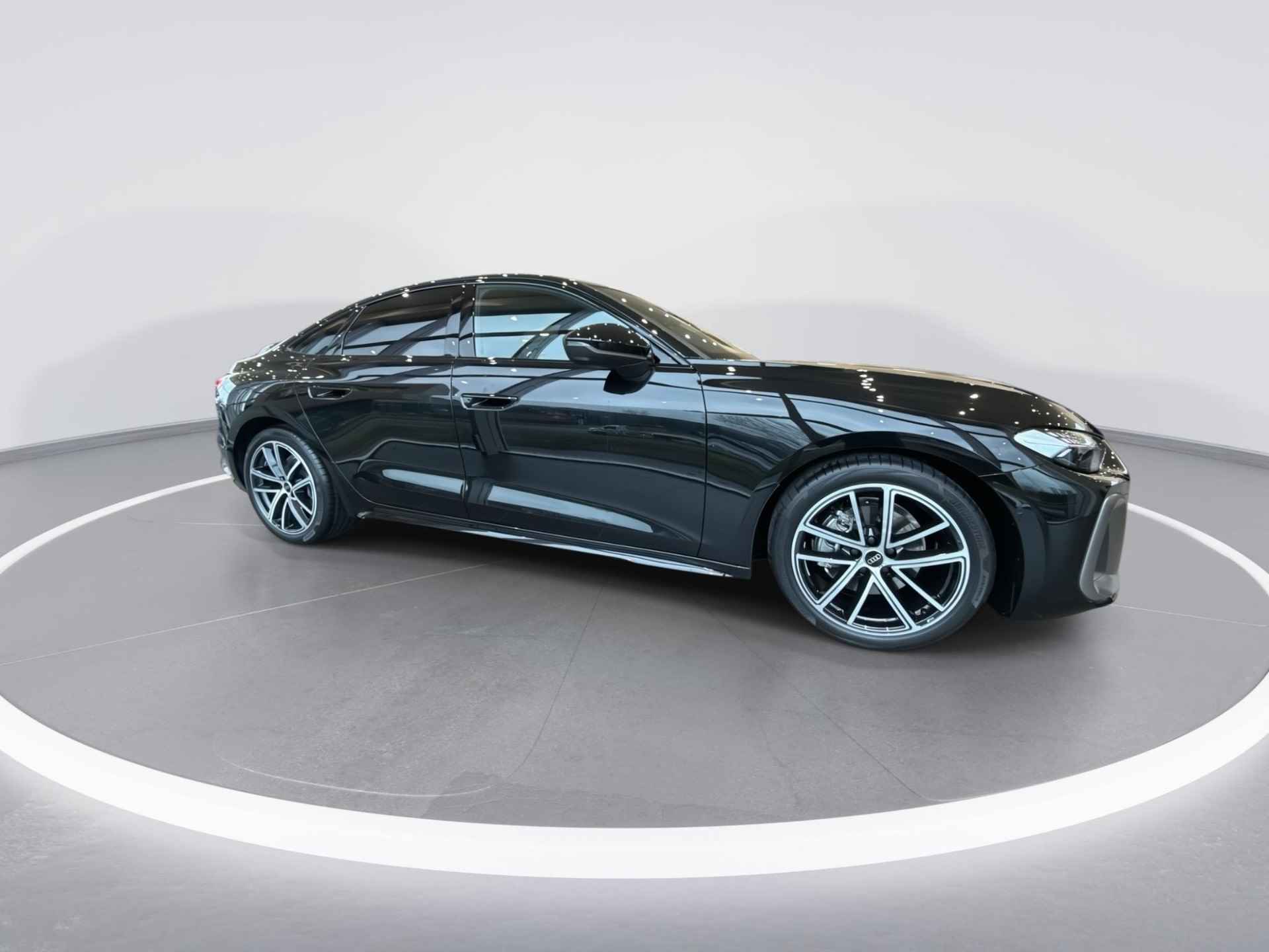 Audi A5 Limousine edition one (B10) 35 TFSI 150 PK · Tech pakket plus · Leder · Panoramadak · 19" LM Velgen - 12/19