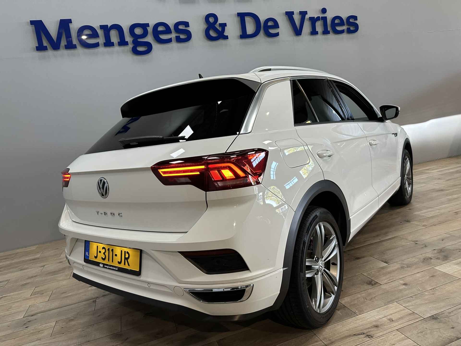 Volkswagen T-Roc 1.5 TSI Sport Business R R Line | Virtual | LED | Panorama | Adaptive Cruise | Navigatie | Apple Carplay Android Auto | Isofix | NAP | - 38/42