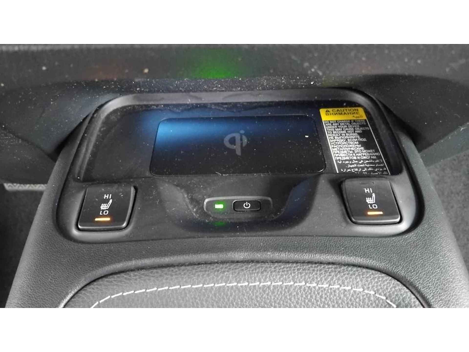 Toyota Corolla TS 1.8 Bi-Tone LED Navi Stoelverw HUD - 17/24