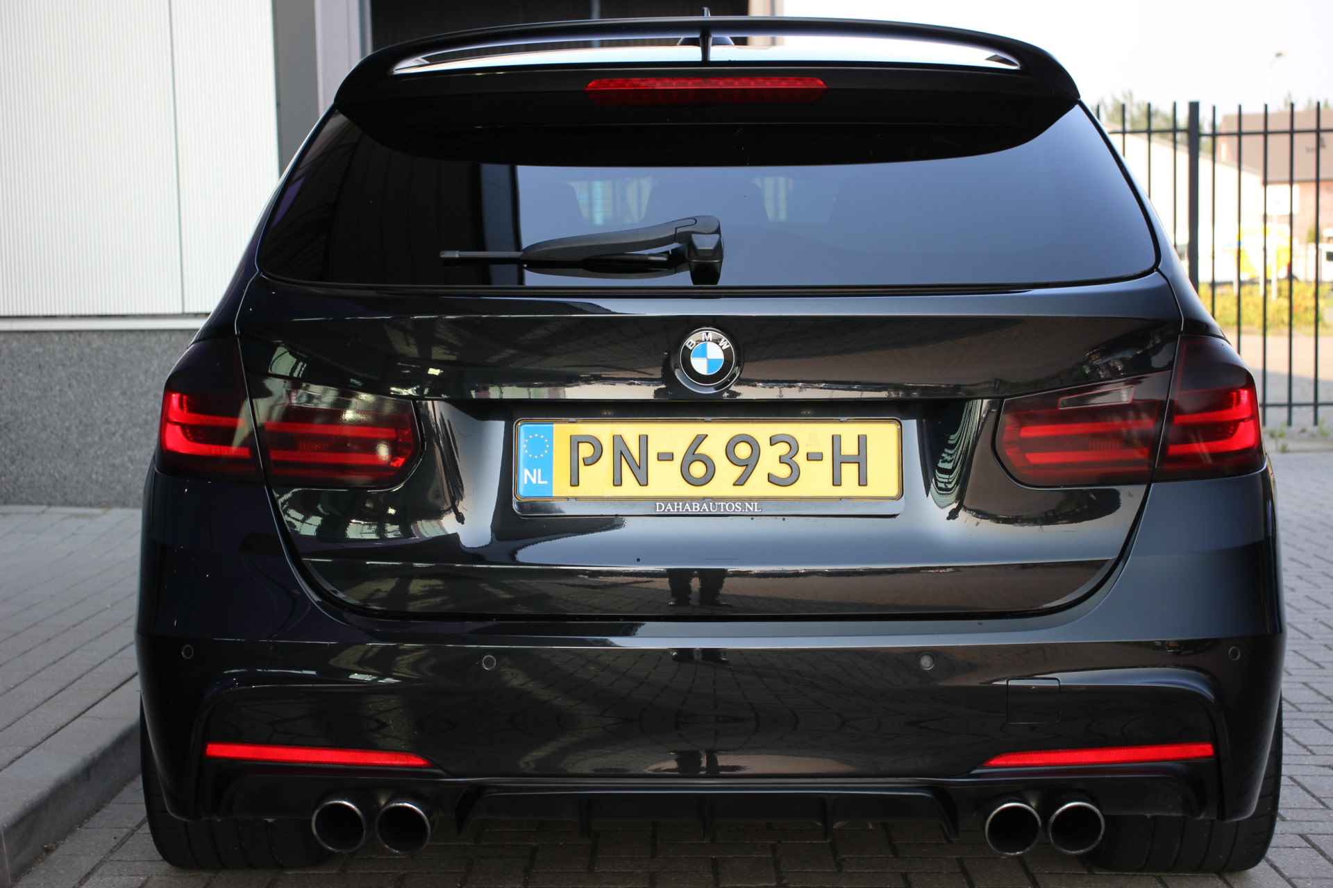 BMW 3 Serie Touring 330d High Executive 373PK Stage 2 | M-Performance | Panoramadak | 19'' - 29/34