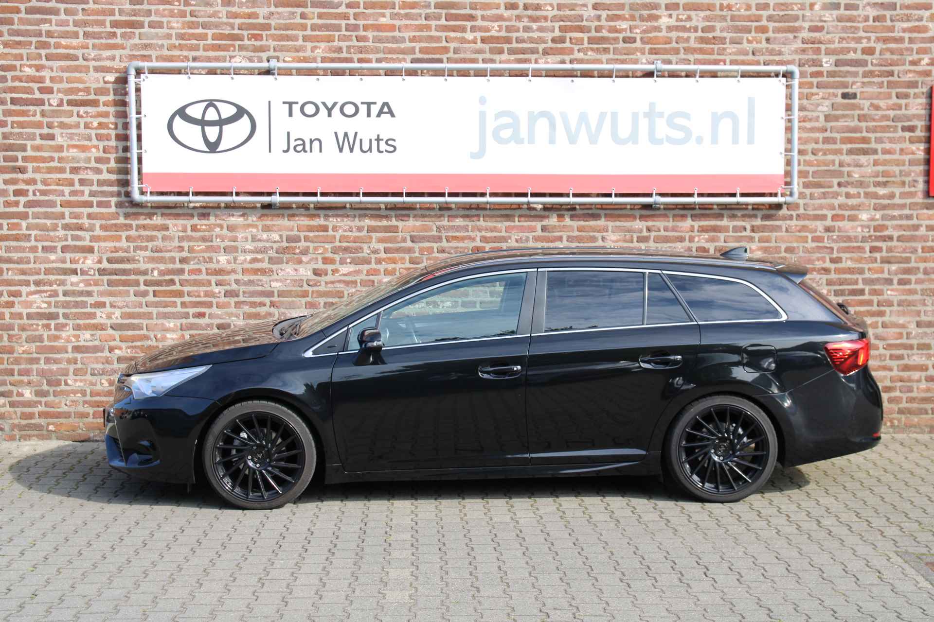 Toyota Avensis Touring Sports 1.8 VVT-i Executive | 19" velgen | Trekhaak - 2/40