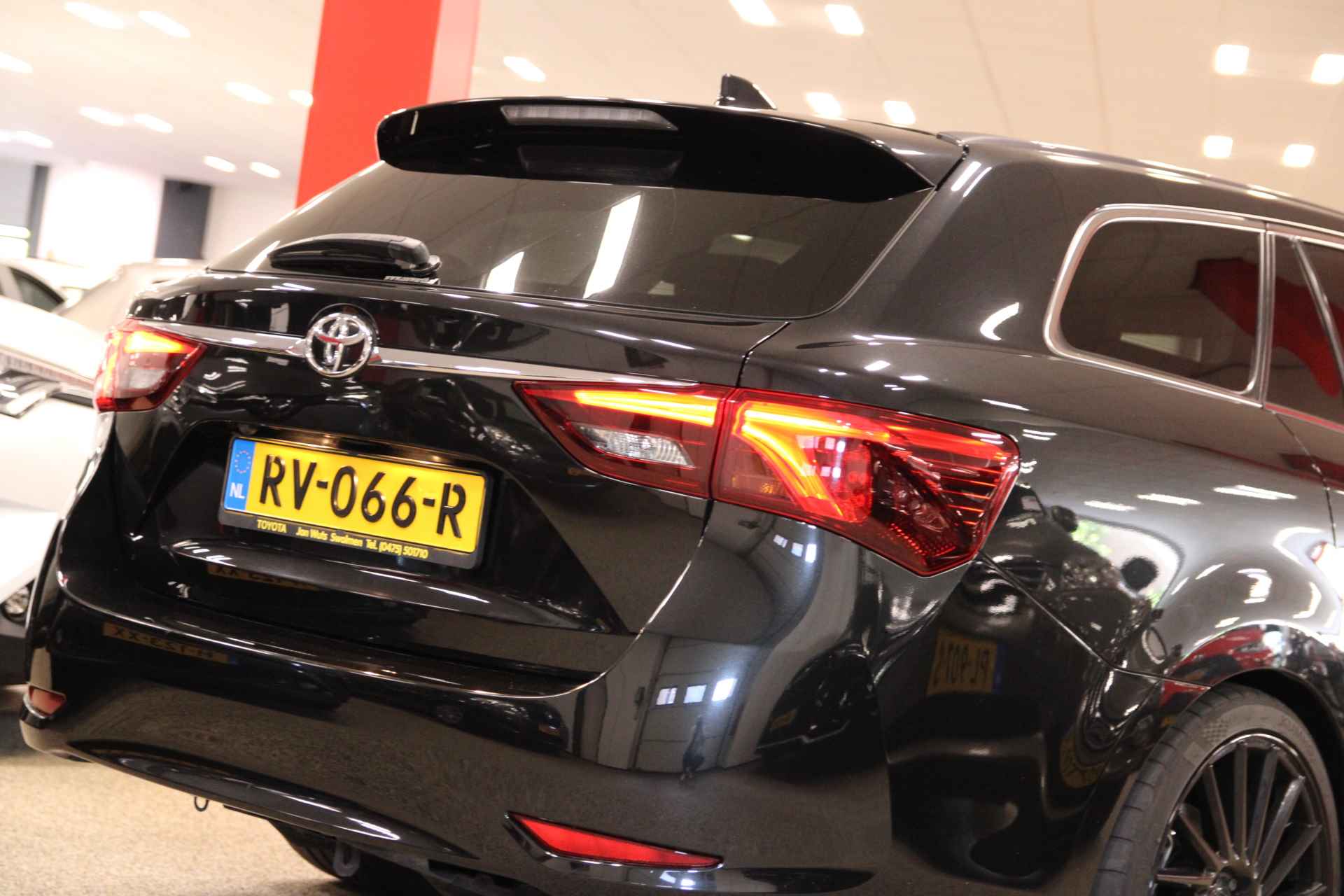 Toyota Avensis Touring Sports 1.8 VVT-i Executive | 19" velgen | Trekhaak - 7/40