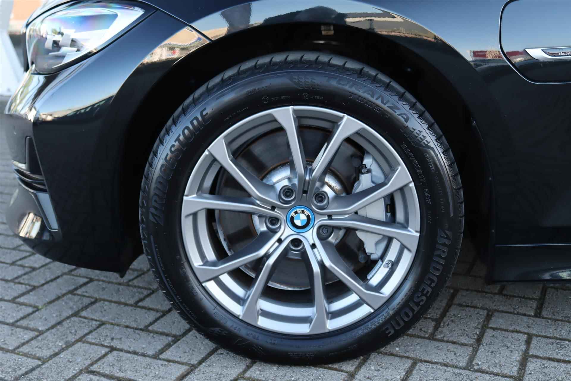 BMW 3-Serie (g20) 330e 292PK SPORT LINE SHADOW LINE | Navi |  Trekhaak |  Led | Sfeerverlichting | Live Cockpit | Stoel/stuurverwarming | Half Leer | - 7/58
