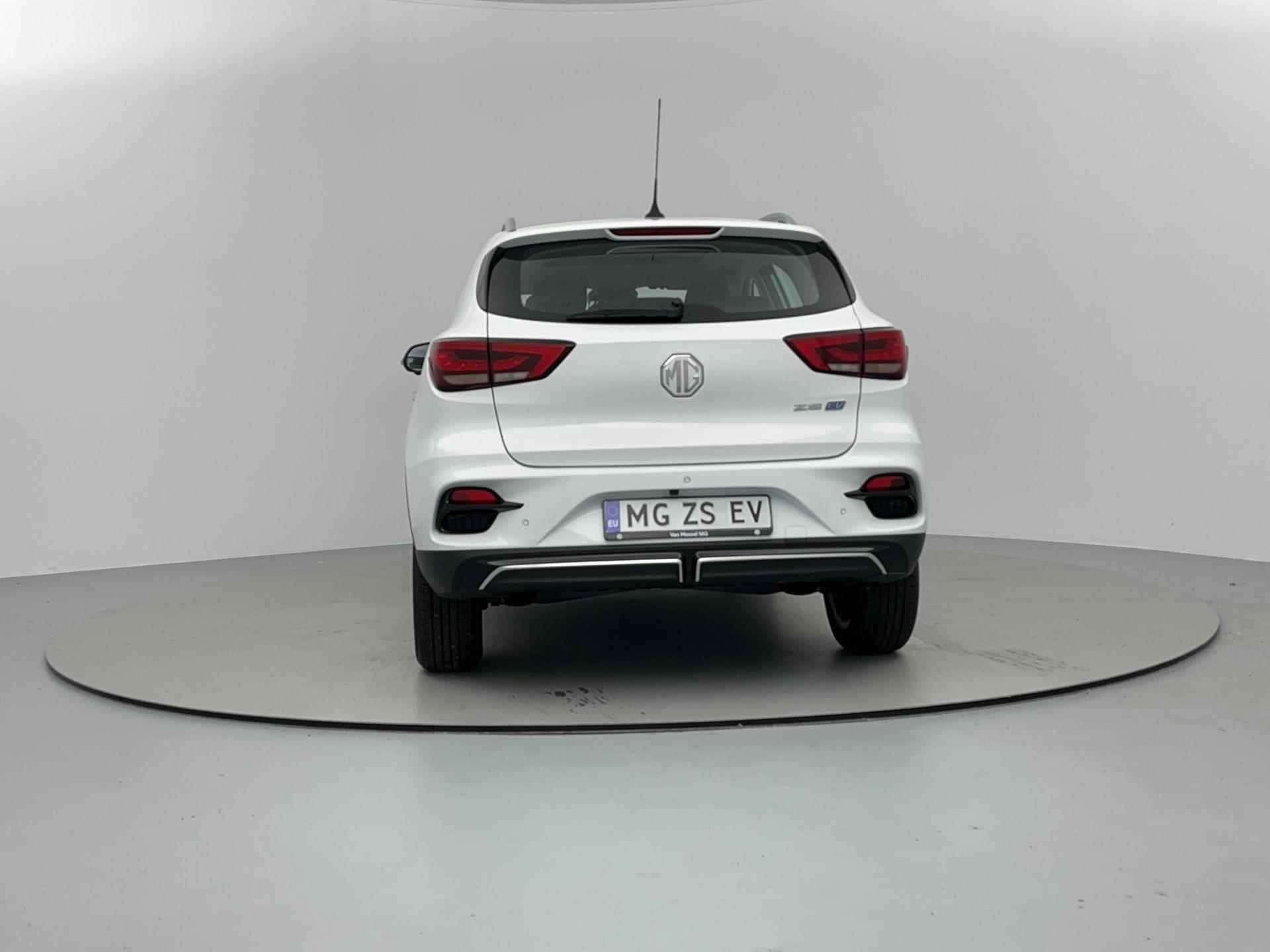 MG ZS EV Long Range Luxury 70 kWh | Platinum Deal €5.380,- Korting | Subsidie €2.000,- | Panoramadak | 360 CAM | ECC - 4/24