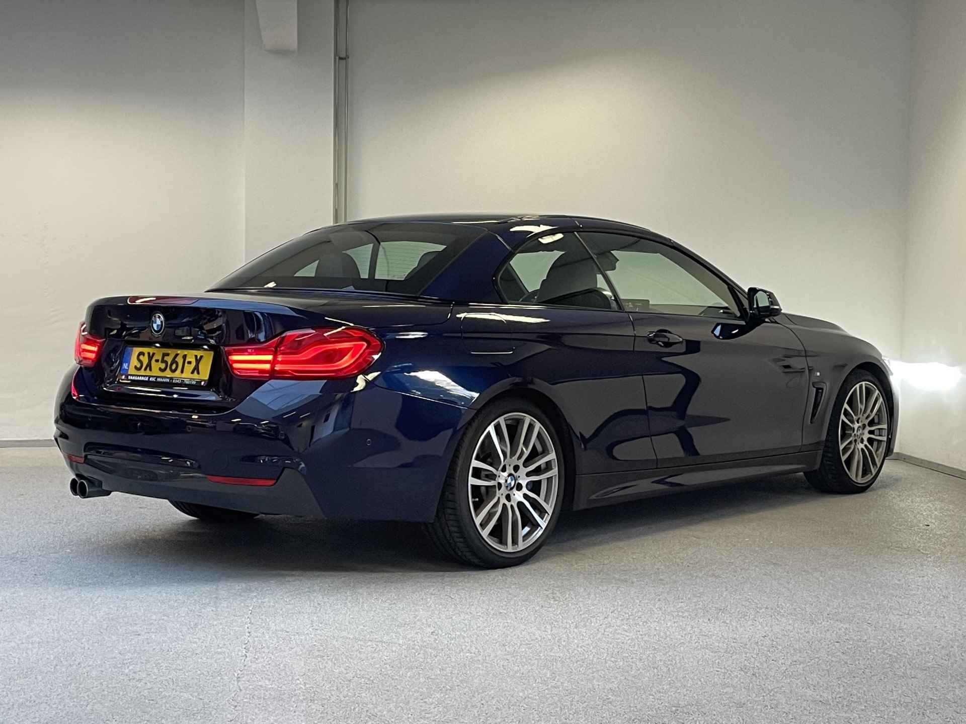 BMW 4-serie Cabrio 420i M-Sport | LEDER | 19" LMV | H&K | HEAD UP | STOEL/STUUR.V.W. | CAMERA | ORG.NL | - 17/57